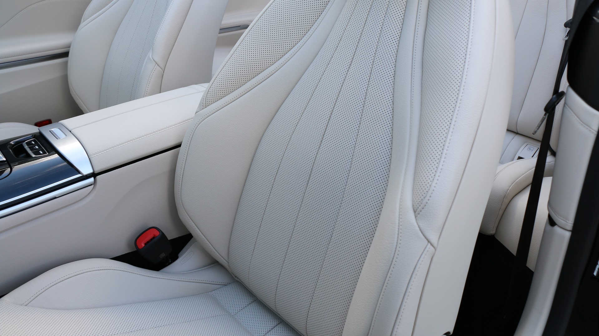 MERCEDES-BENZ CLE AMG 53 Cabrio 4Matic+-image-12