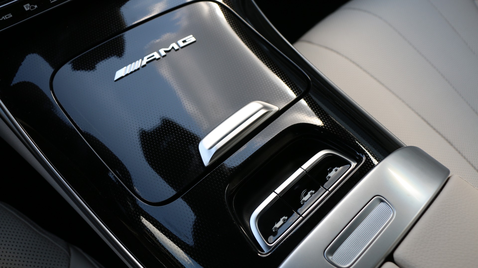 MERCEDES-BENZ CLE AMG 53 Cabrio 4Matic+-image-27