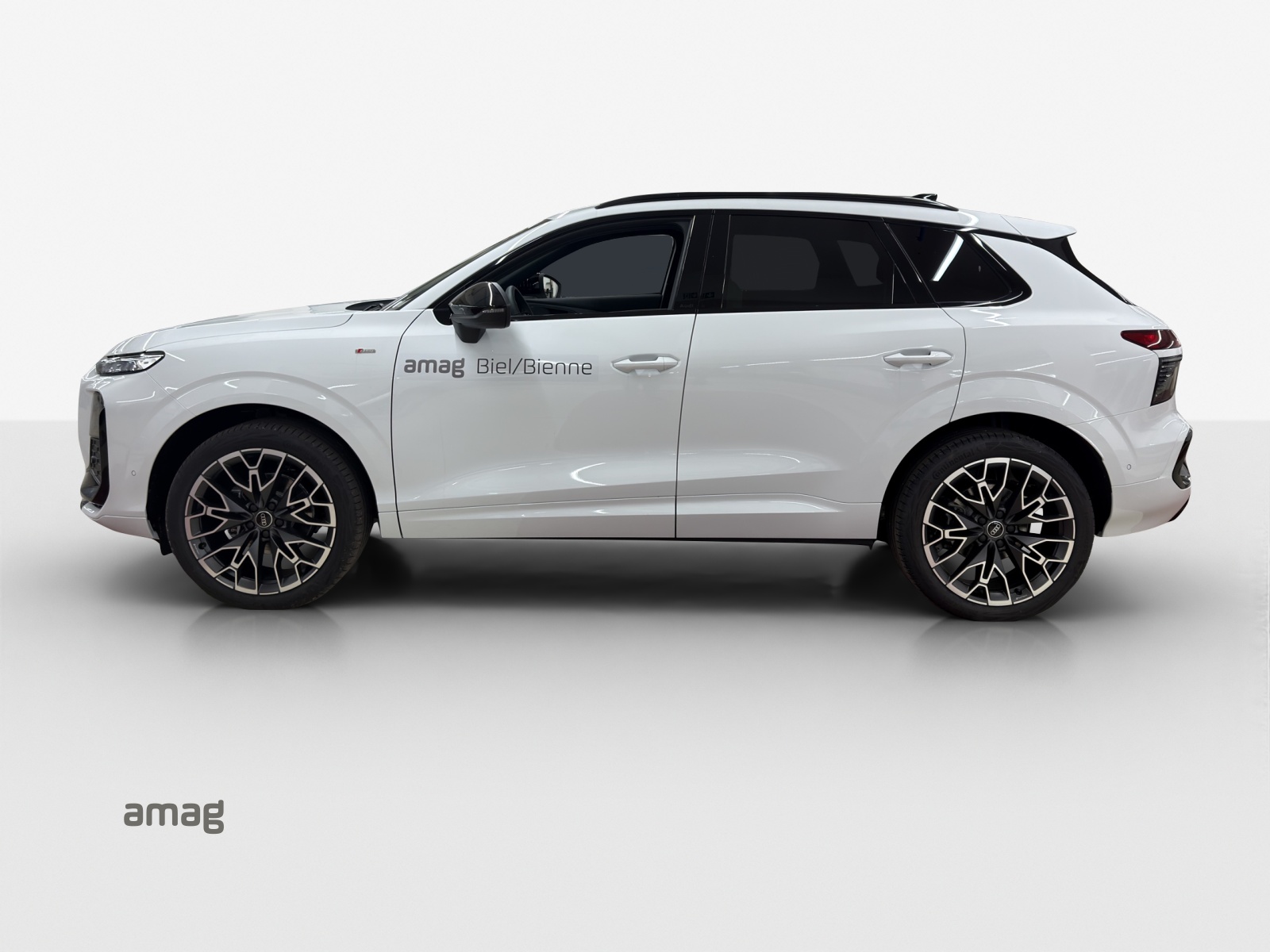AUDI Q3 SUV 110 kW TFSI S tronic-image-1