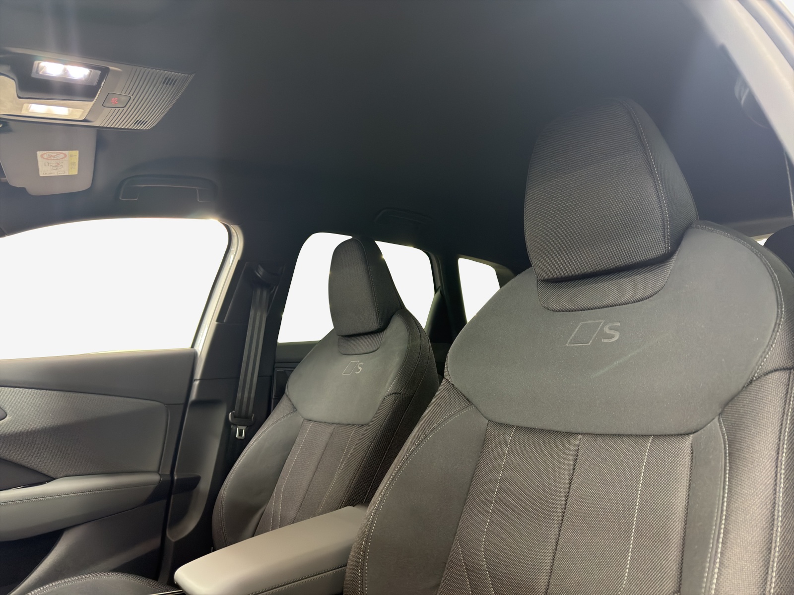 AUDI Q3 SUV 110 kW TFSI S tronic-image-14