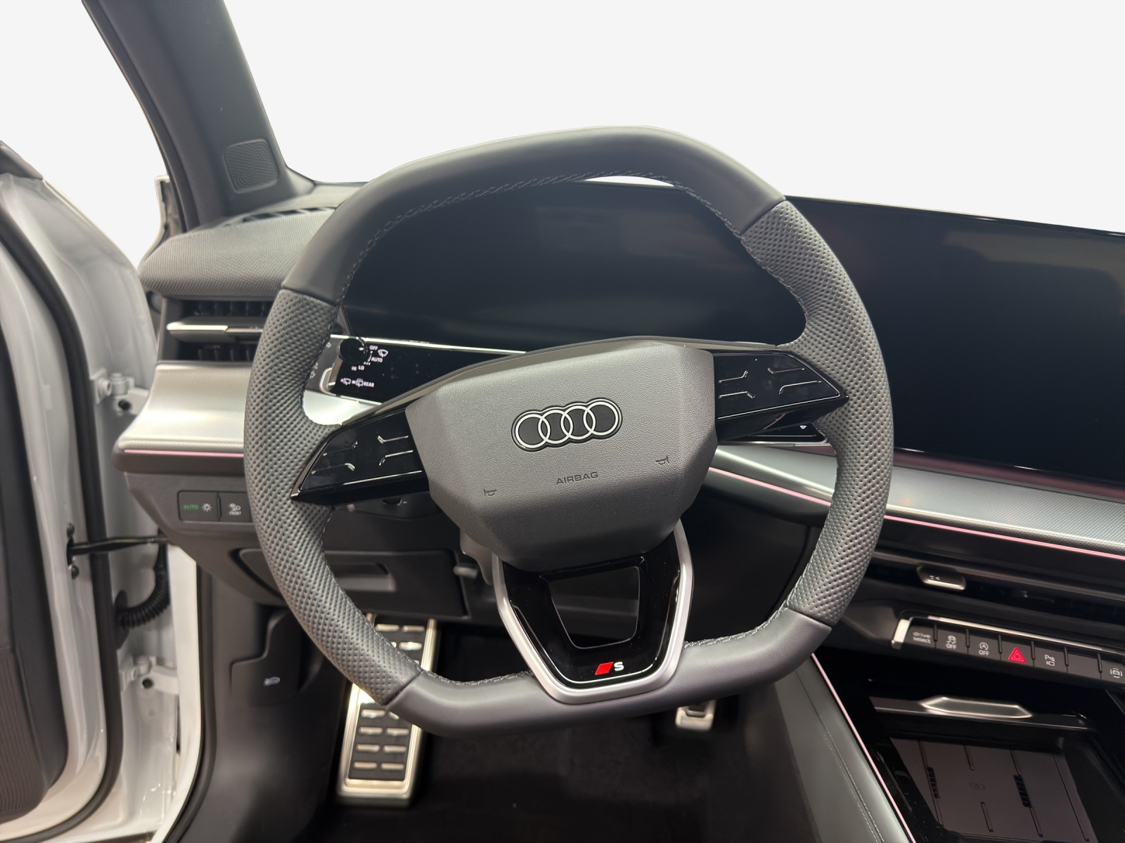 AUDI Q3 SUV 110 kW TFSI S tronic-image-9