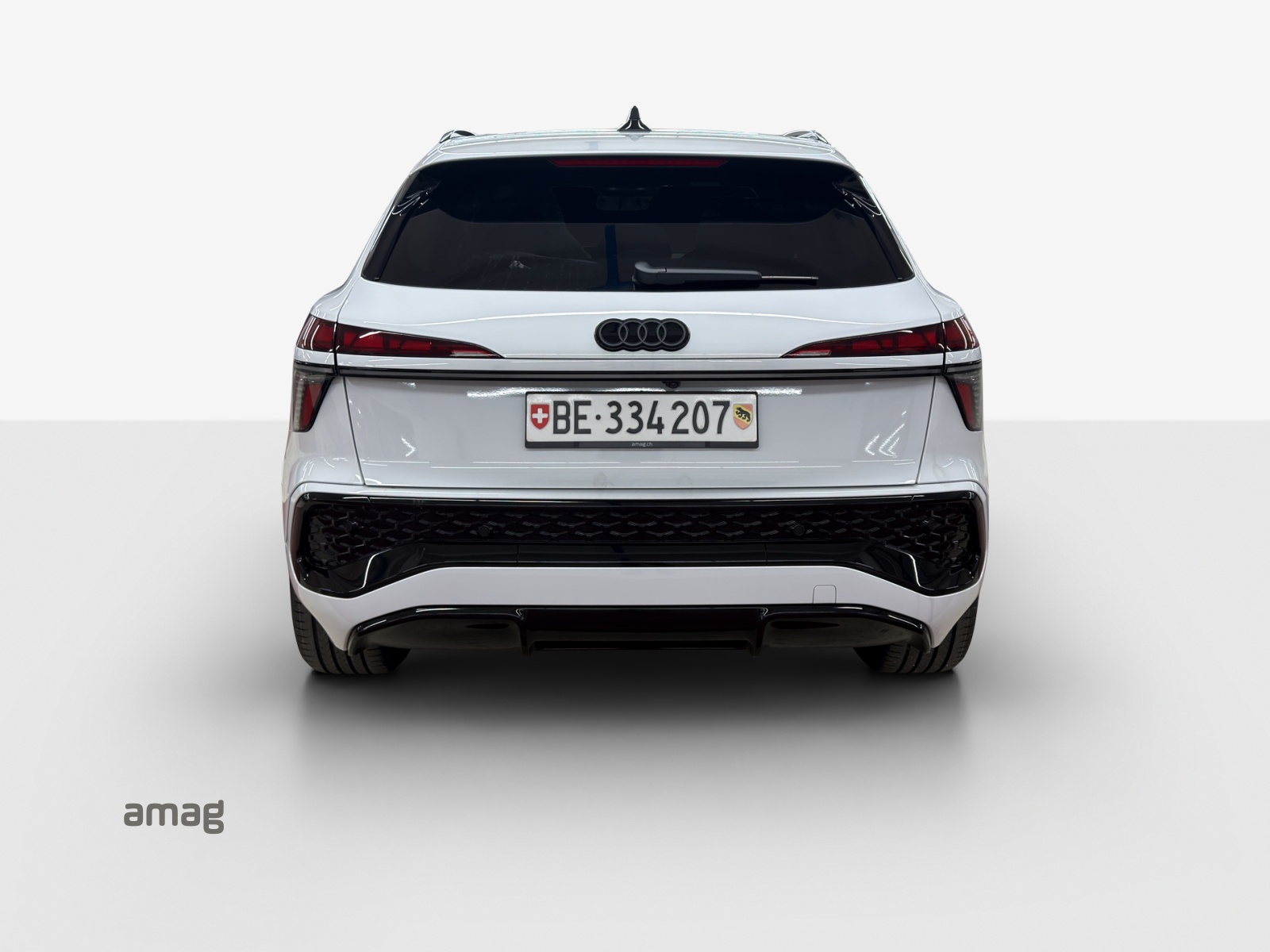 AUDI Q3 SUV 110 kW TFSI S tronic-image-3