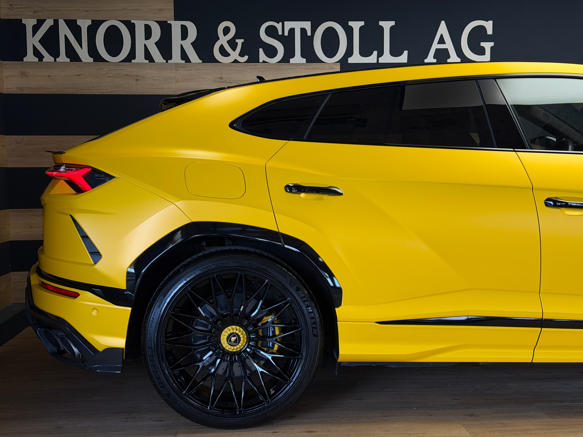 LAMBORGHINI Urus E-Gear-image-8