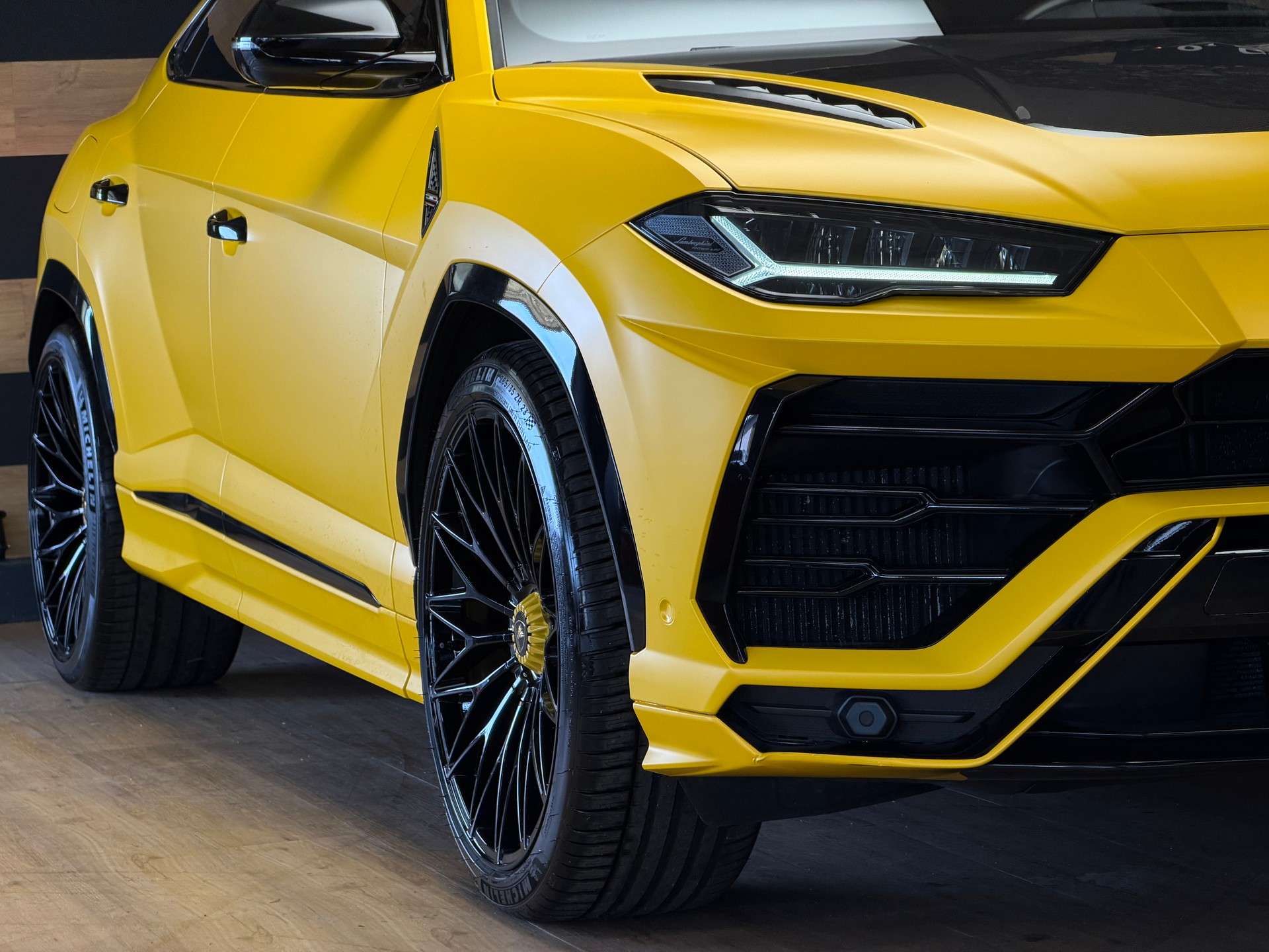 LAMBORGHINI Urus E-Gear-image-5