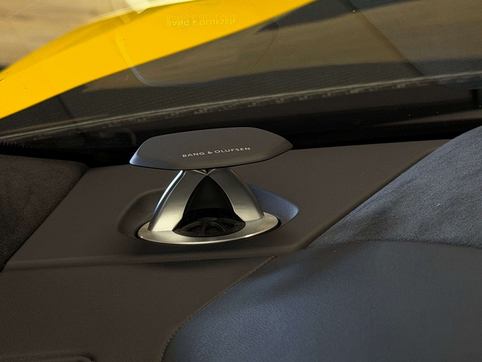 LAMBORGHINI Urus E-Gear-image-19