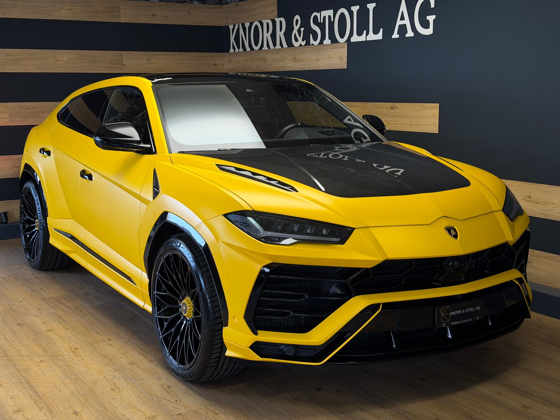 LAMBORGHINI Urus E-Gear-image-1