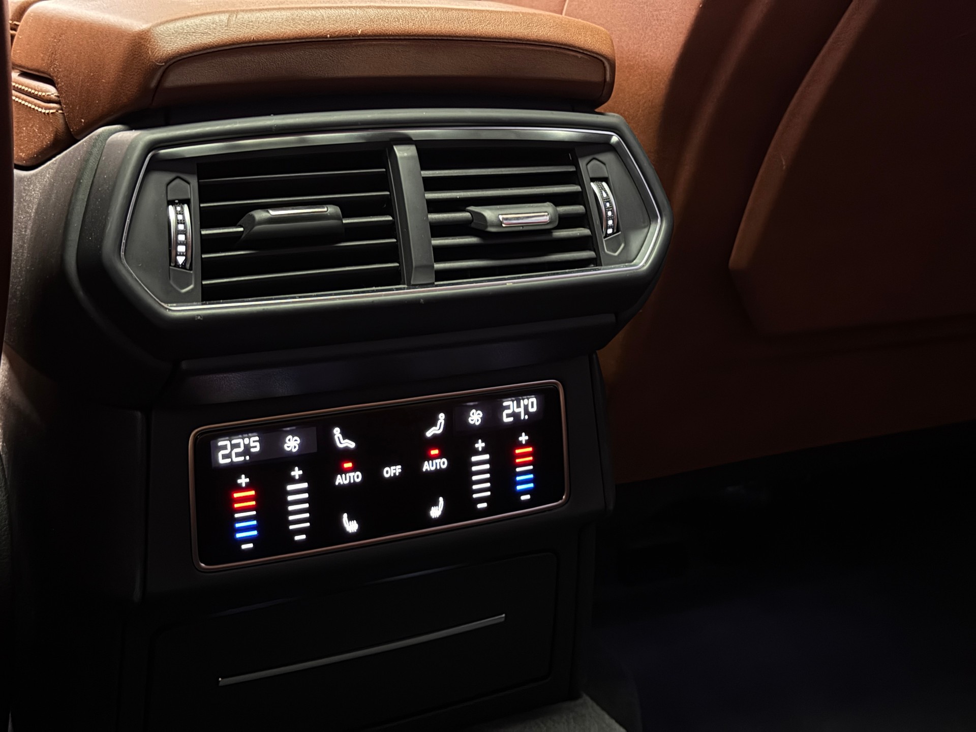 LAMBORGHINI Urus E-Gear-image-23