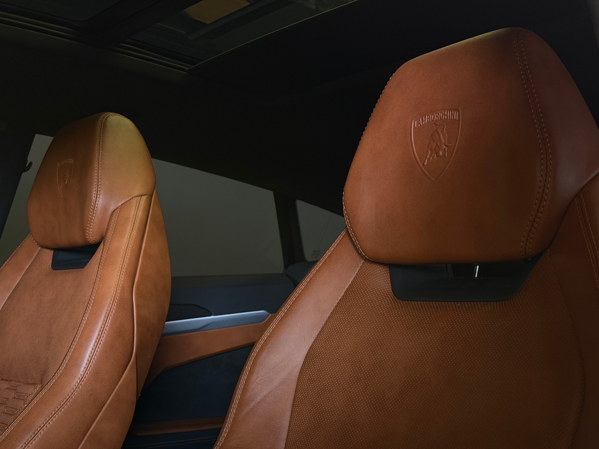 LAMBORGHINI Urus E-Gear-image-24
