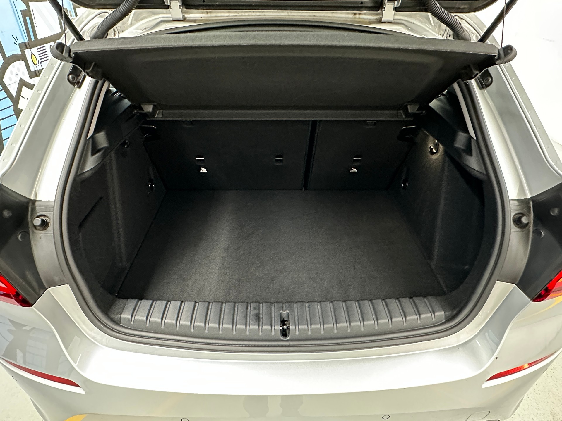 BMW 118i Sport Line Steptronic-image-5