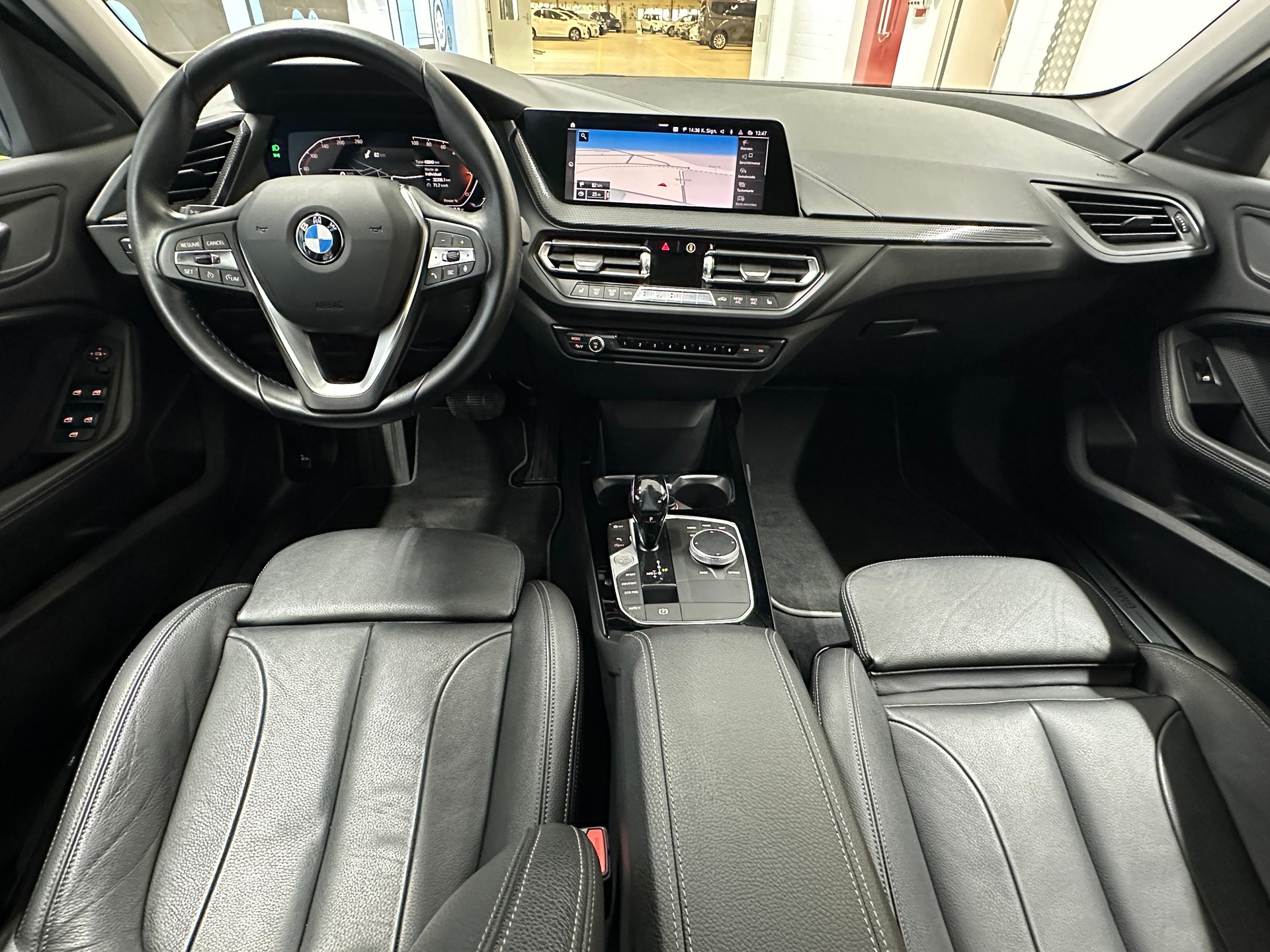 BMW 118i Sport Line Steptronic-image-9