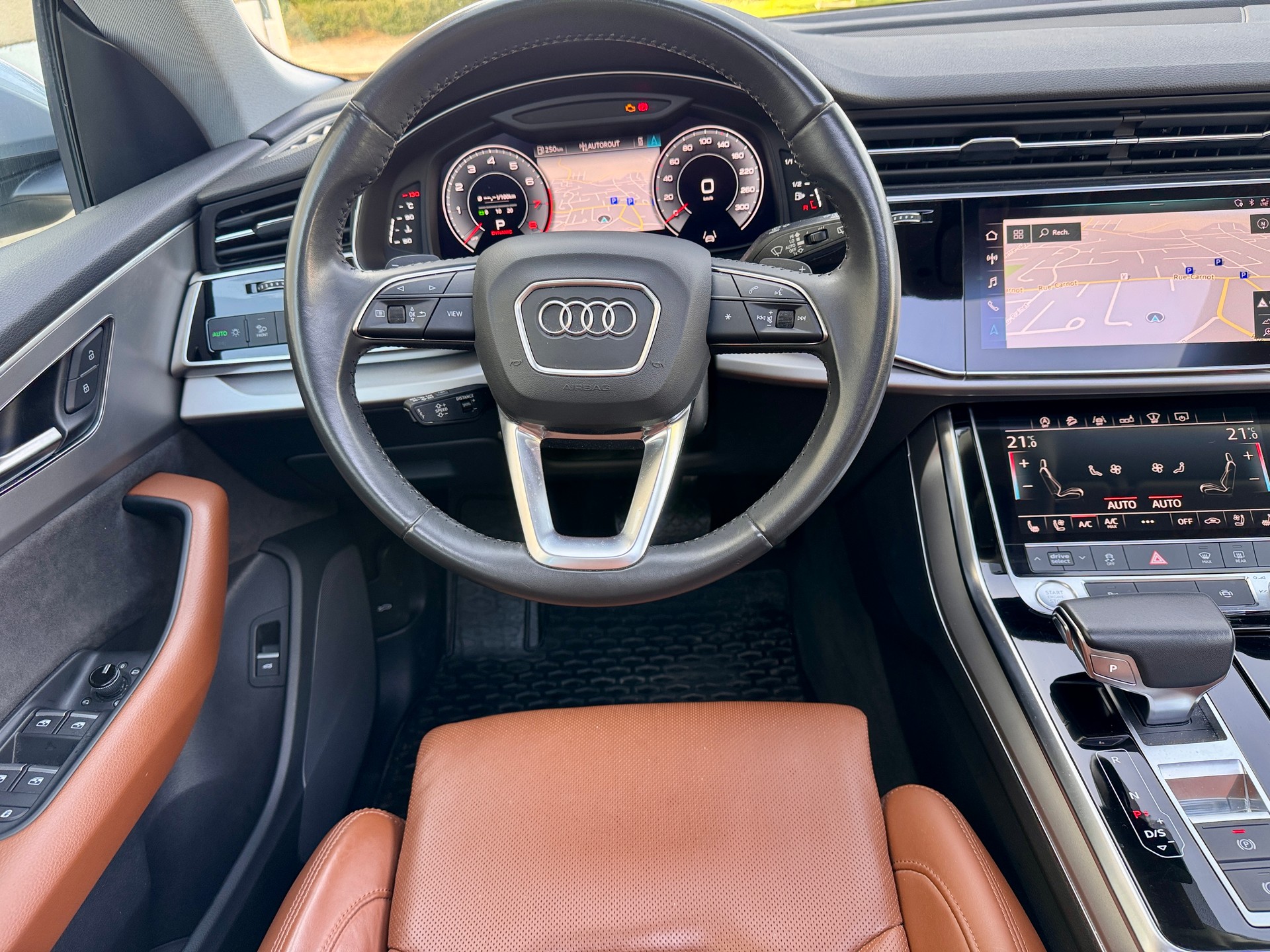 AUDI Q8 55 TFSI quattro tiptronic-image-11