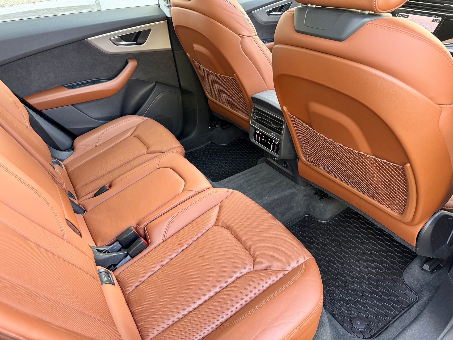 AUDI Q8 55 TFSI quattro tiptronic-image-13