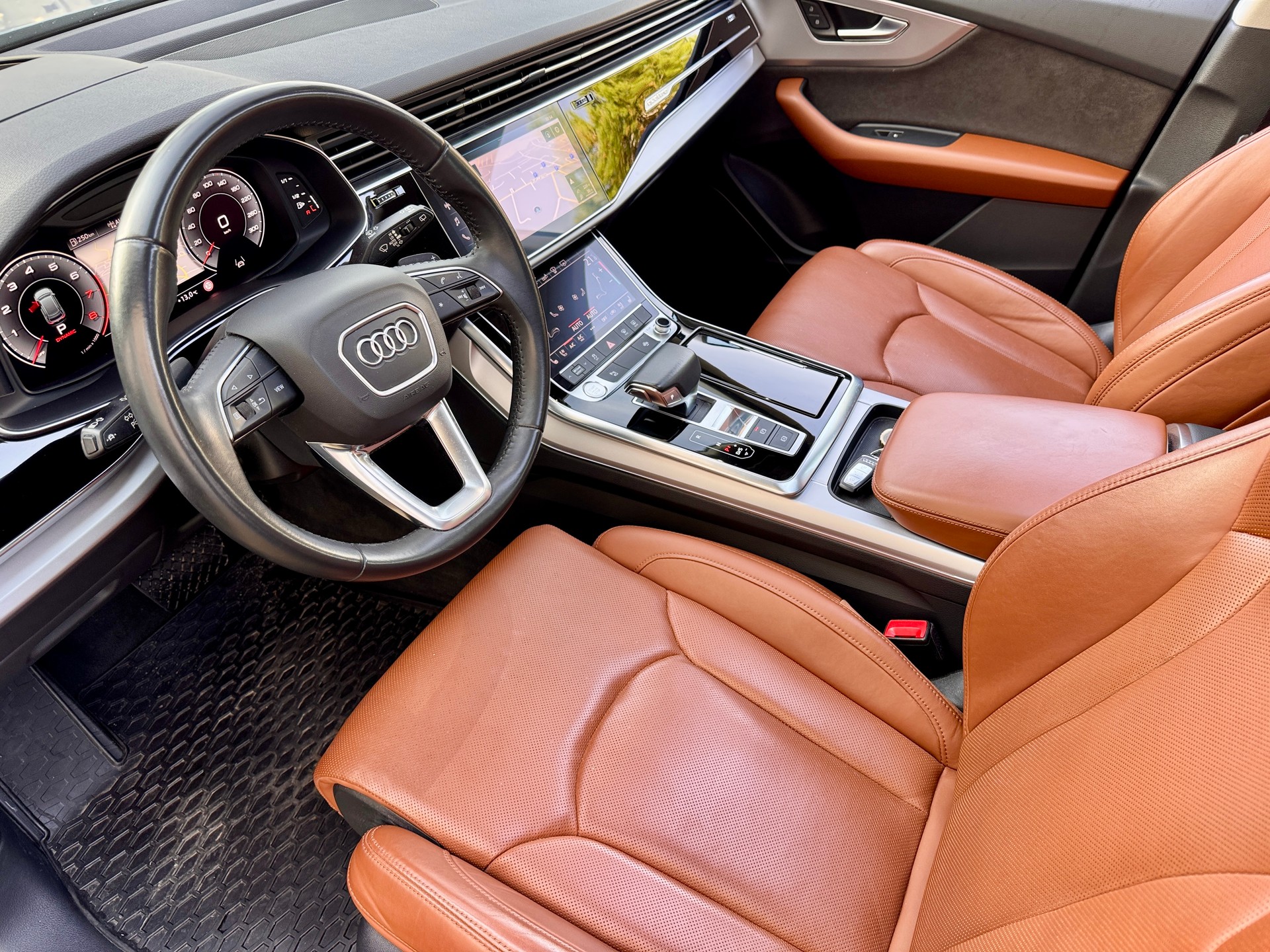 AUDI Q8 55 TFSI quattro tiptronic-image-1