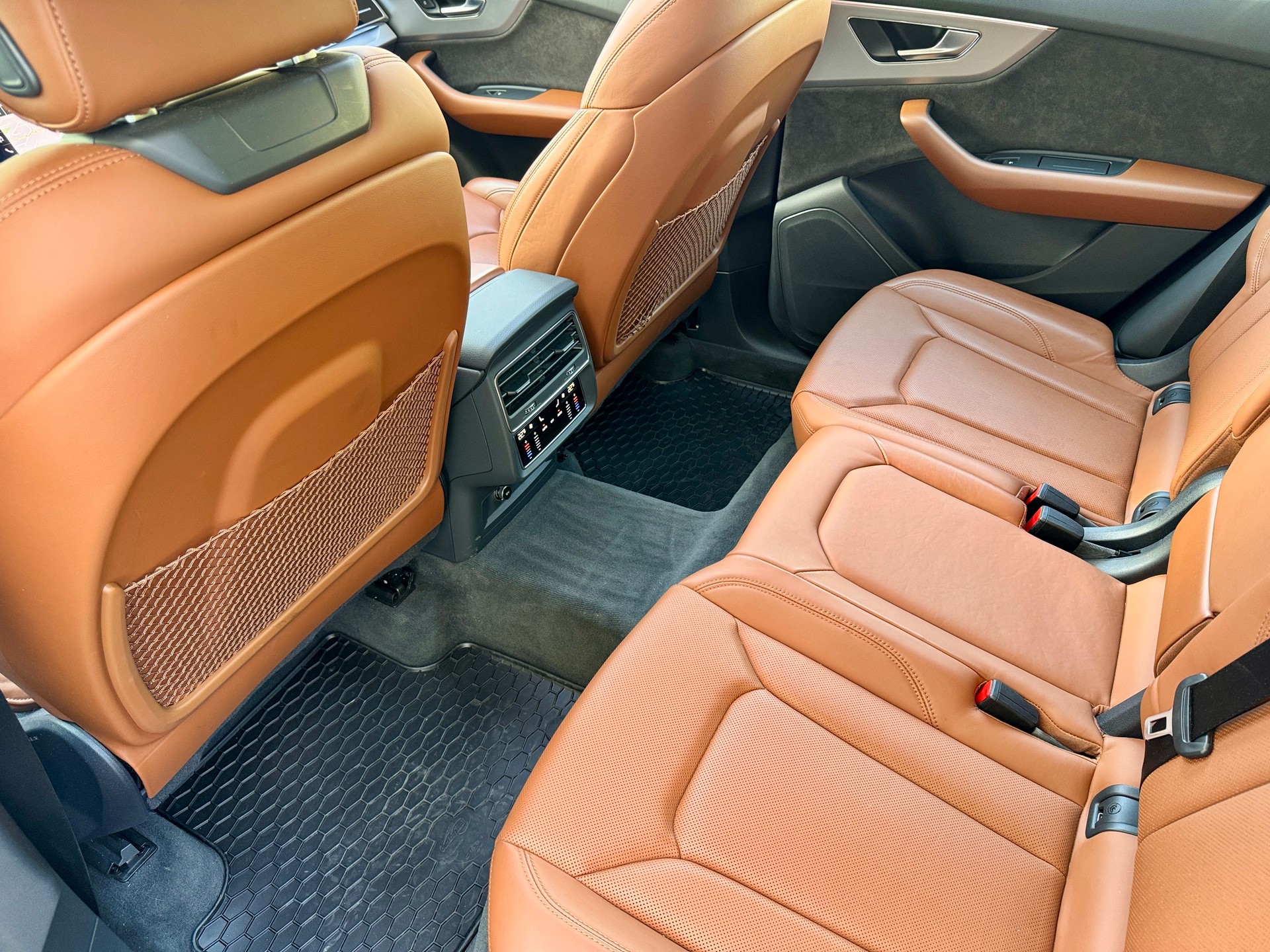 AUDI Q8 55 TFSI quattro tiptronic-image-14