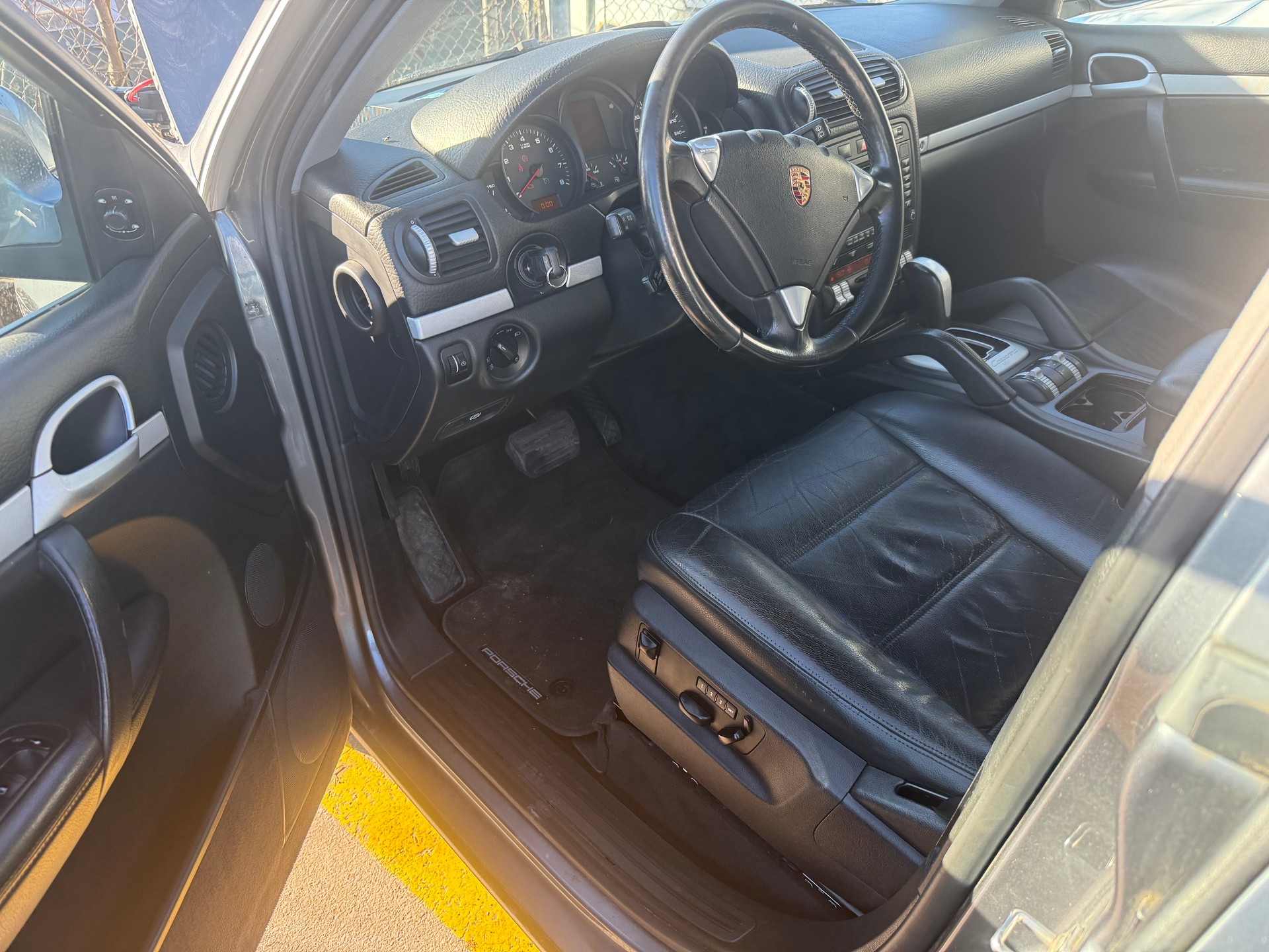 PORSCHE Cayenne-image-12
