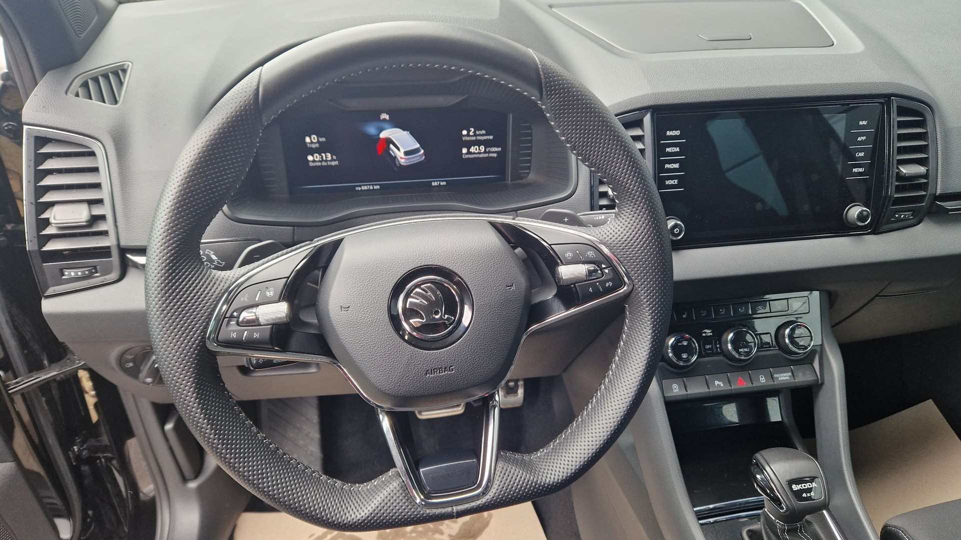 SKODA Karoq 2.0 TSI SportLine 4x4 DSG-image-5
