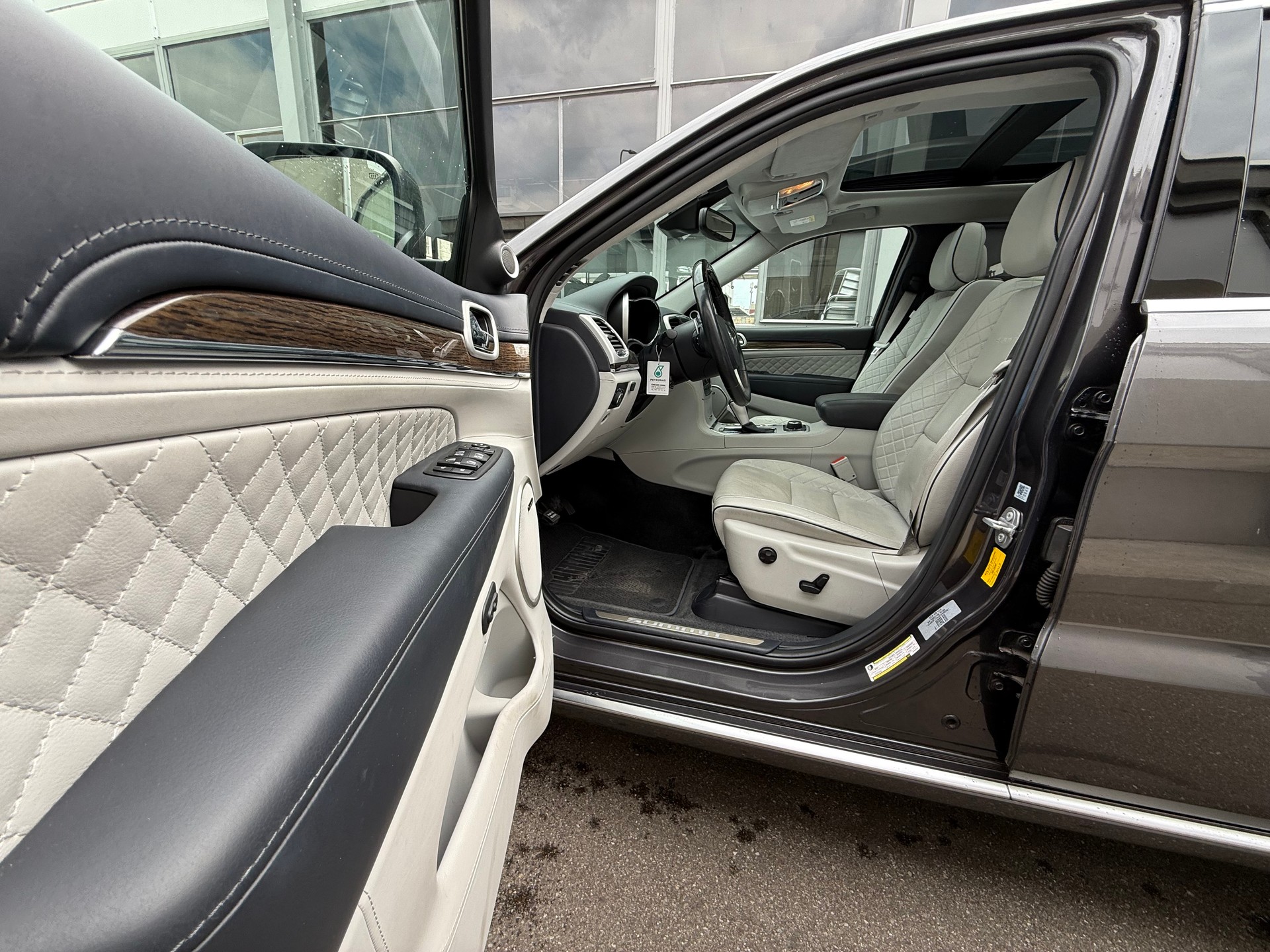 JEEP Grand Cherokee 5.7 V8 HEMI Summit Automatic-image-6