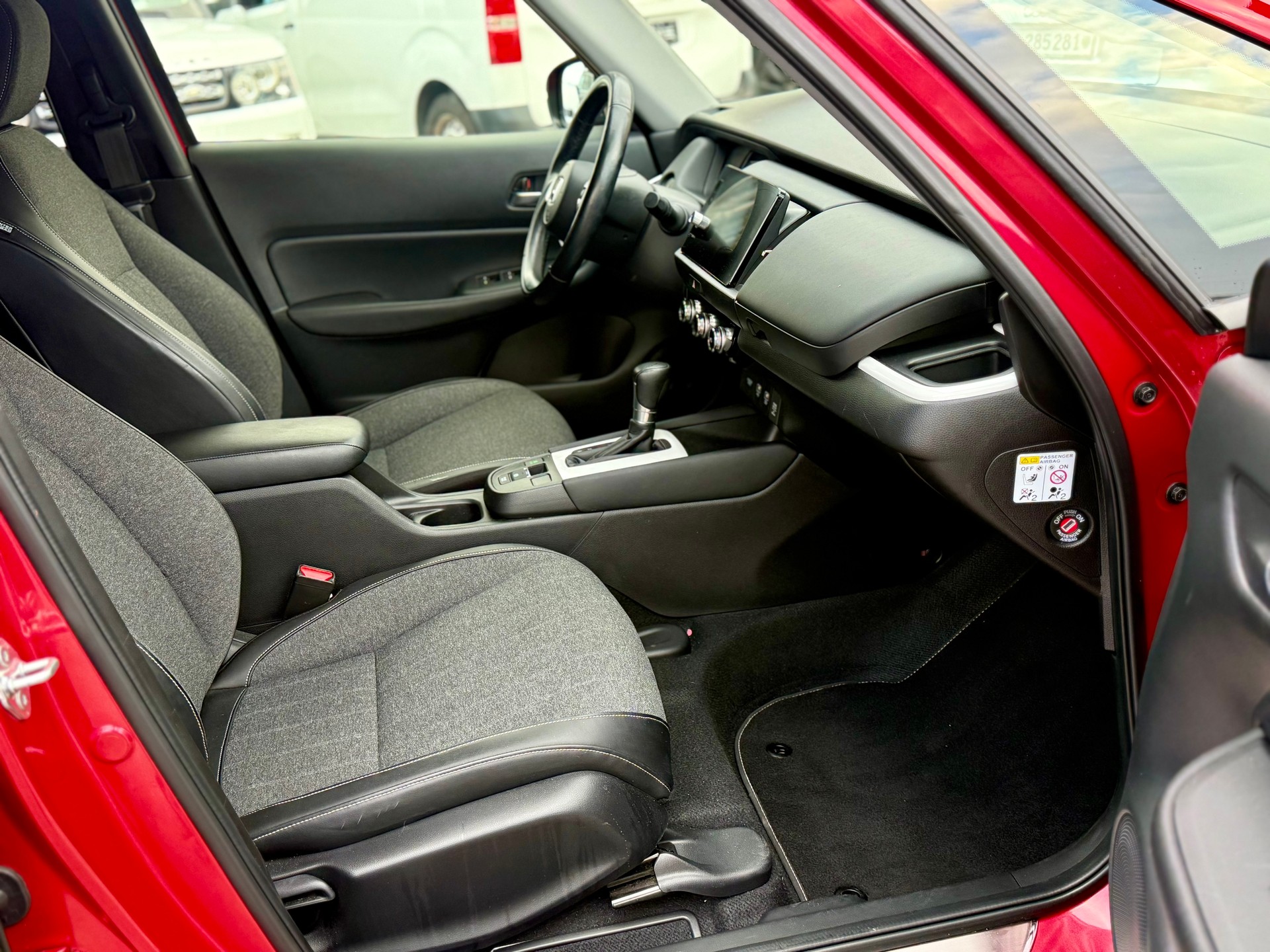 HONDA Jazz 1.5i-MMD Executive E-CVT-image-6