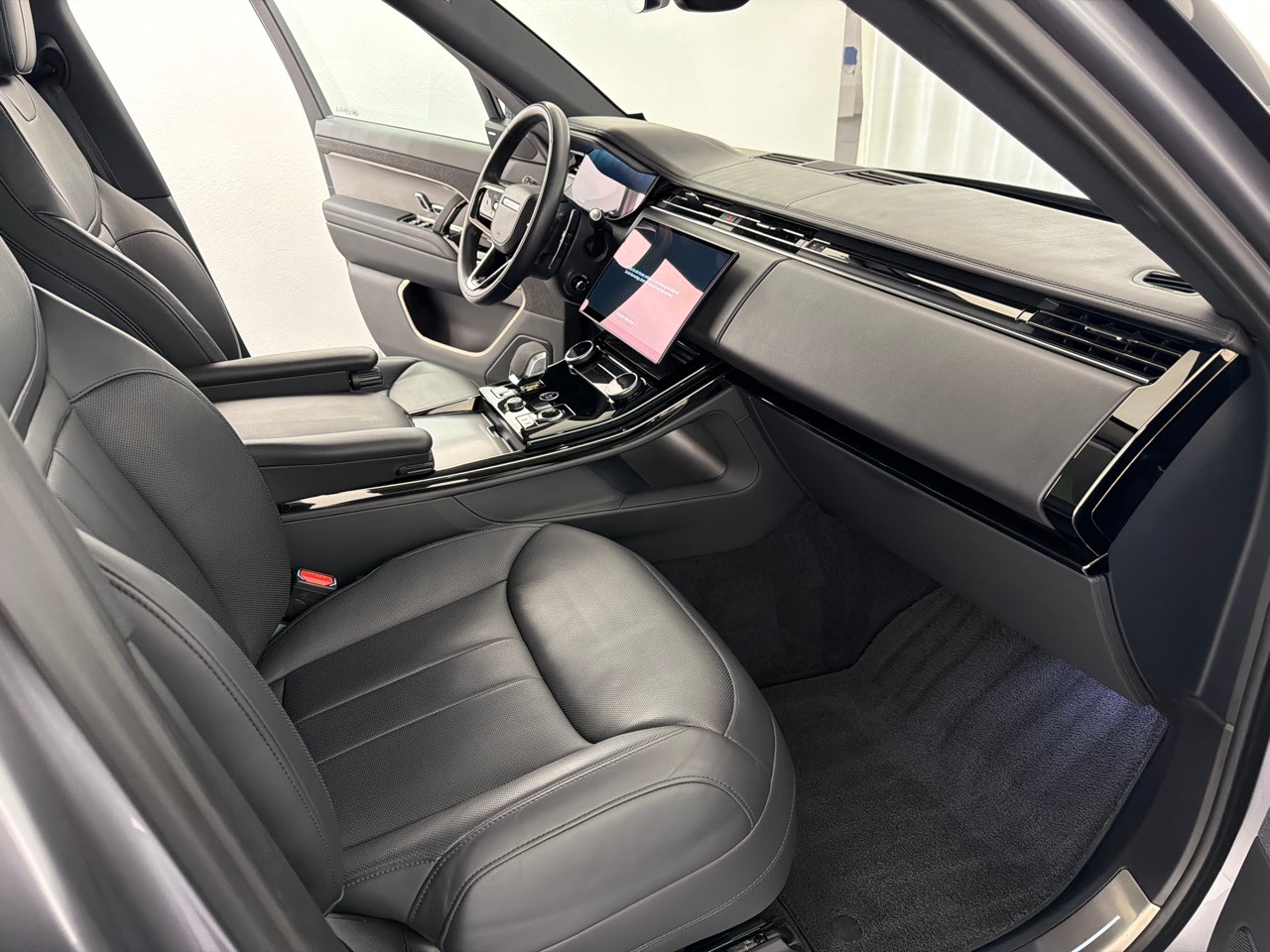 LAND ROVER RR Sport D300 MHEV Dyn SE-image-8