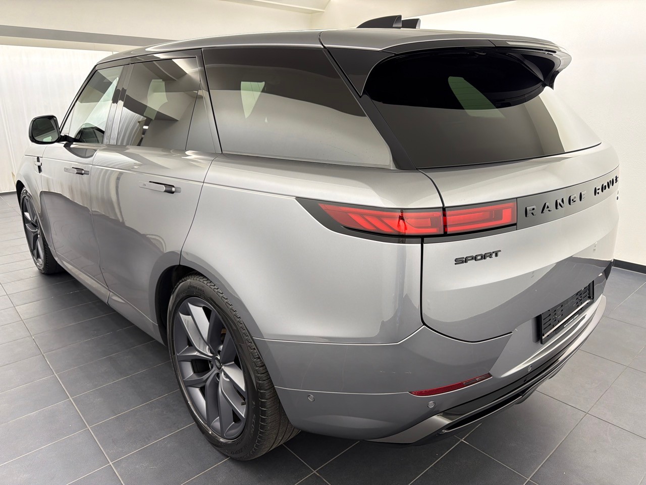 LAND ROVER RR Sport D300 MHEV Dyn SE-image-1
