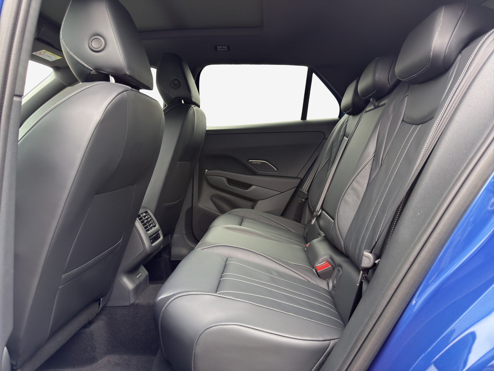 VW T-Roc 1.5 eTSI mHEV R-Line DSG-image-11