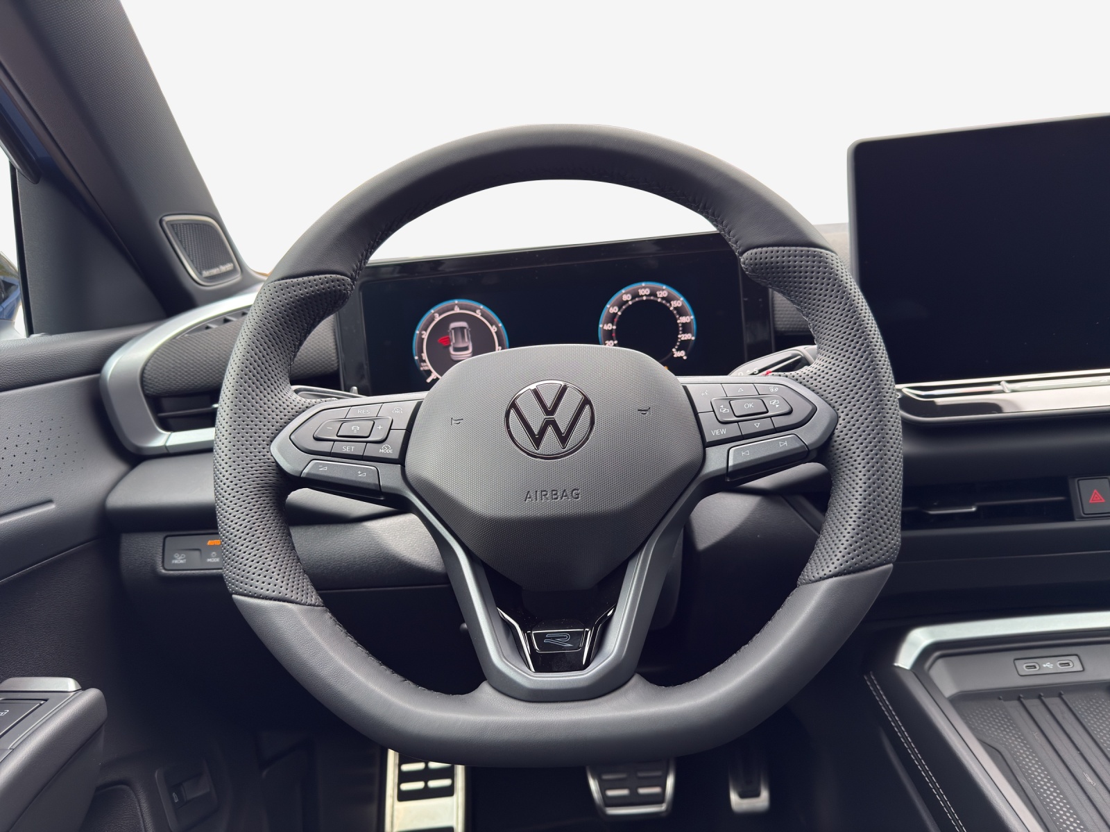 VW T-Roc 1.5 eTSI mHEV R-Line DSG-image-9