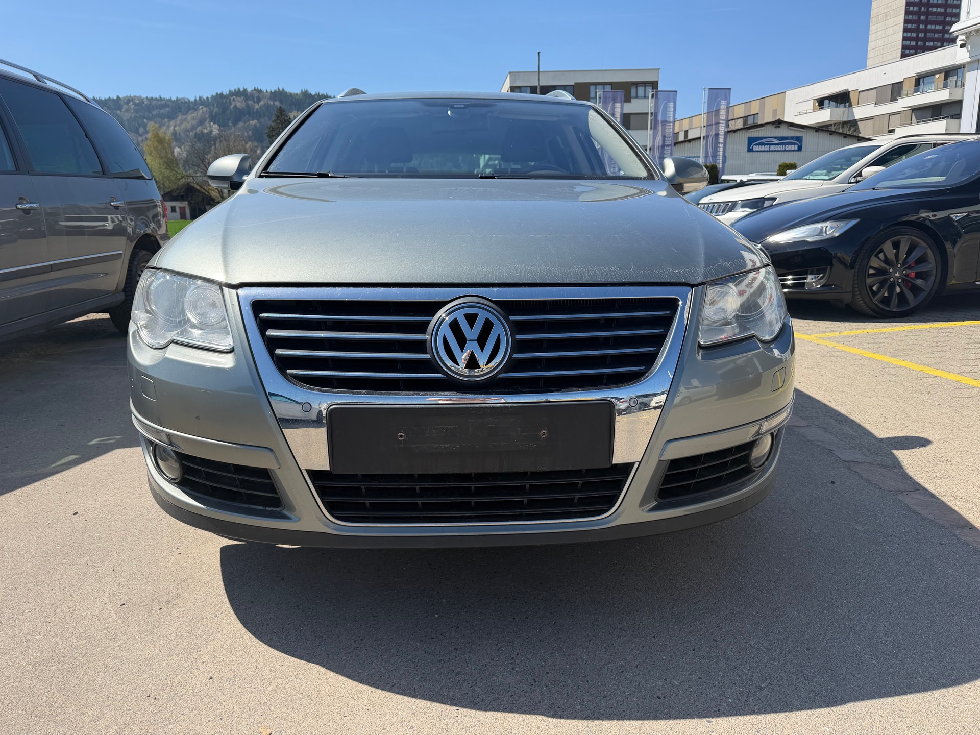 VW Passat Variant 2.0 FSI Highline 4Motion-image-1