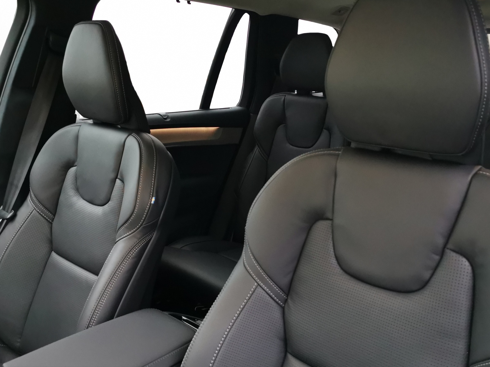 VOLVO XC90 2.0 T8 TE XCLUSIVE Edition Dark eAWD-image-8