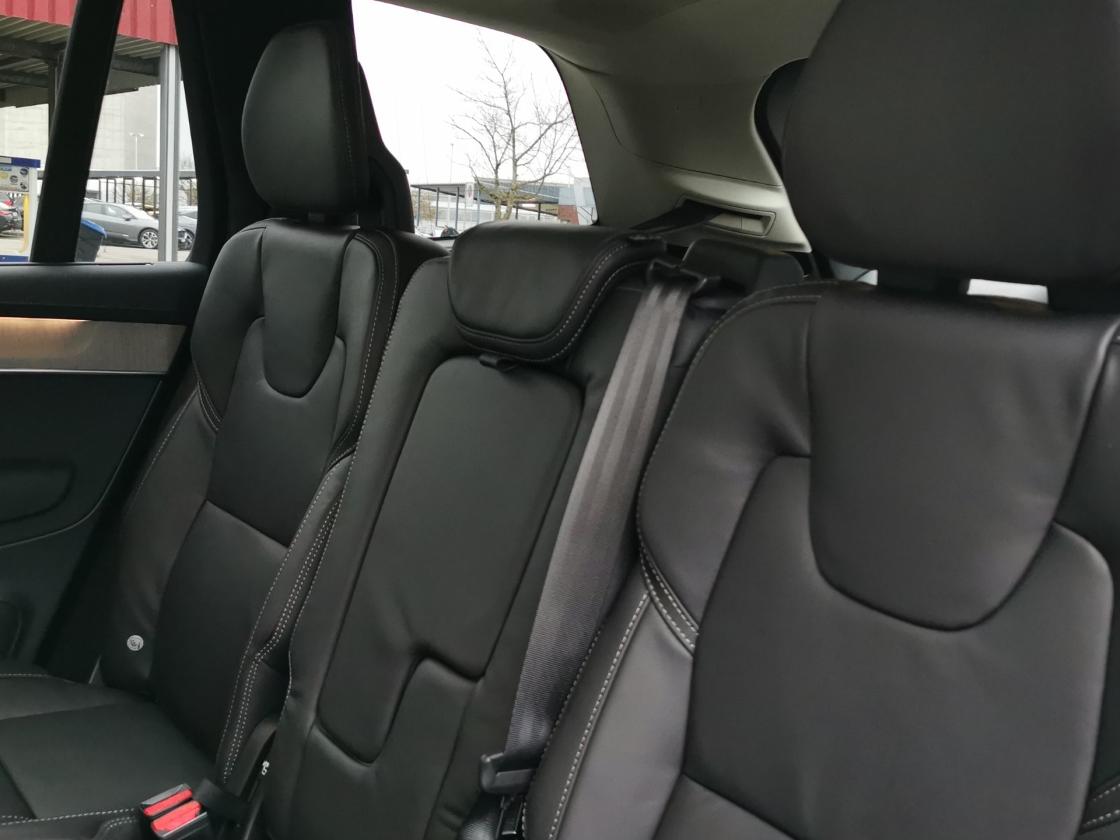 VOLVO XC90 2.0 T8 TE XCLUSIVE Edition Dark eAWD-image-15