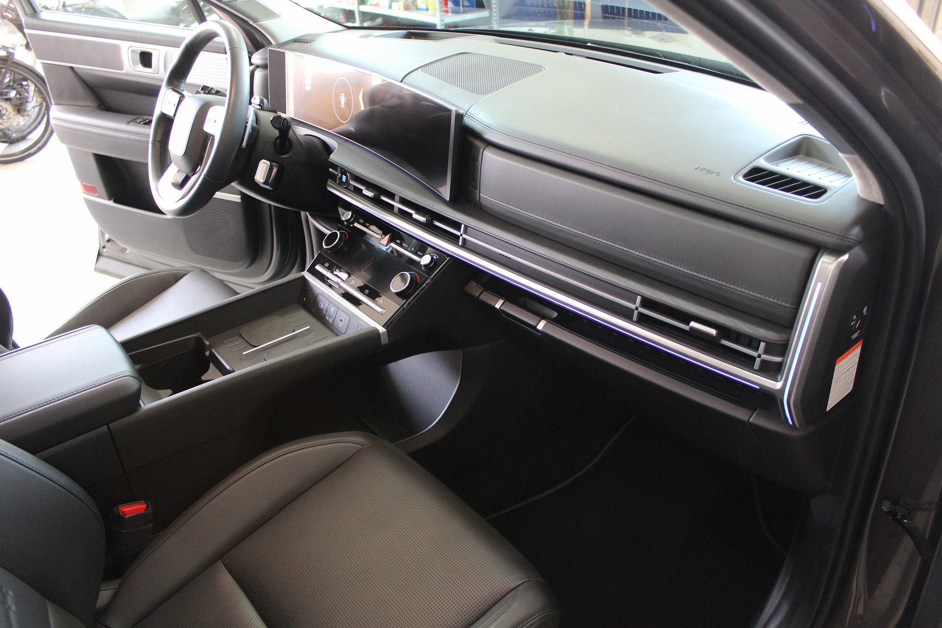 HYUNDAI HYUNDAI Santa Fe 1.6 T-GDi HEV Vertex Swiss 4WD Automatic 💥 Schweizer Fahrzeug 💥 Garantie bis 19-12-29 💥 Lieferung möglich-image-24