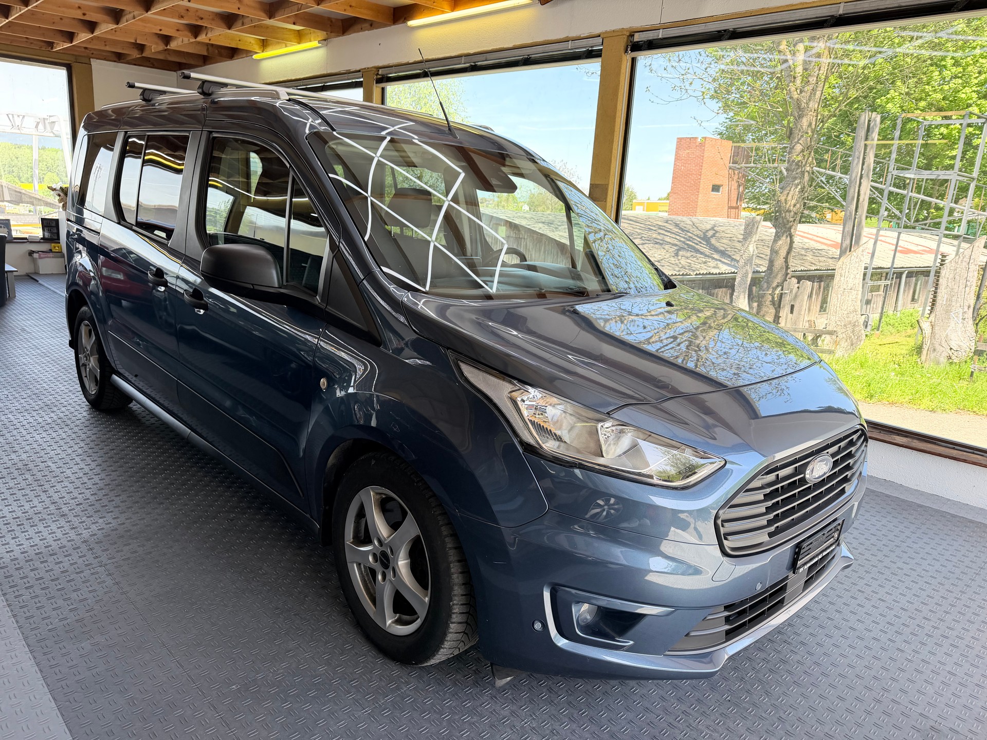 FORD Grand Tourneo Connect 1.5 EcoBlue Titanium Automat-image-2