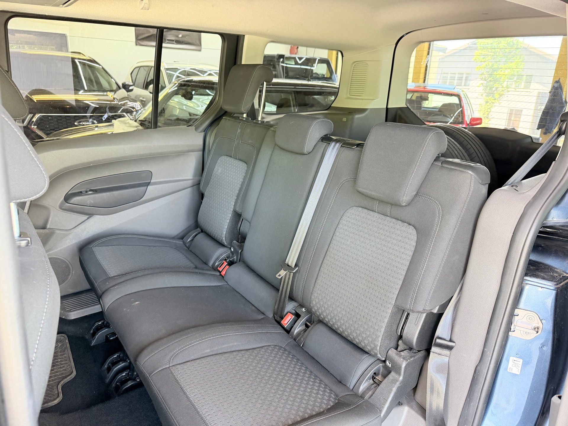 FORD Grand Tourneo Connect 1.5 EcoBlue Titanium Automat-image-9