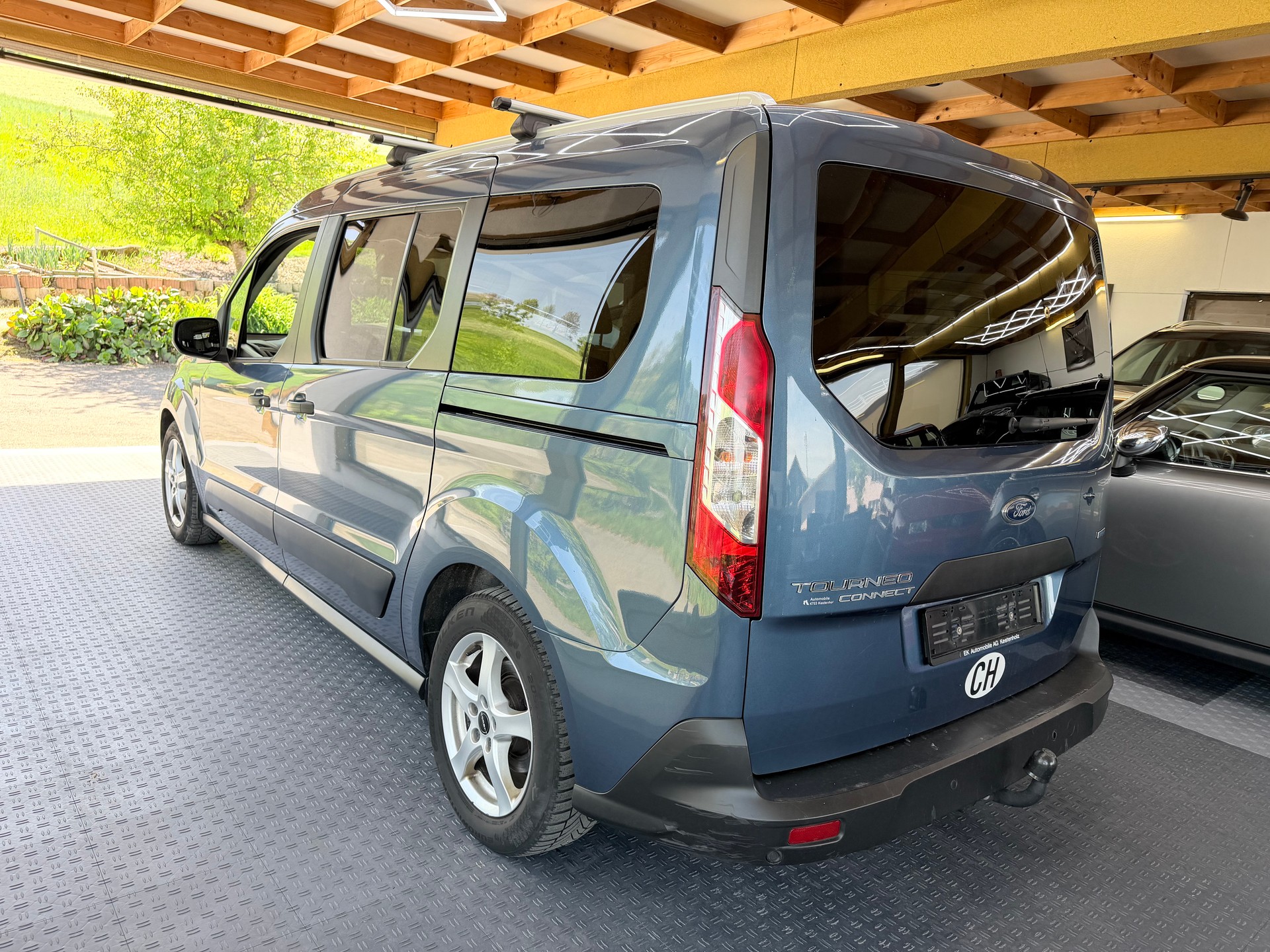 FORD Grand Tourneo Connect 1.5 EcoBlue Titanium Automat-image-5