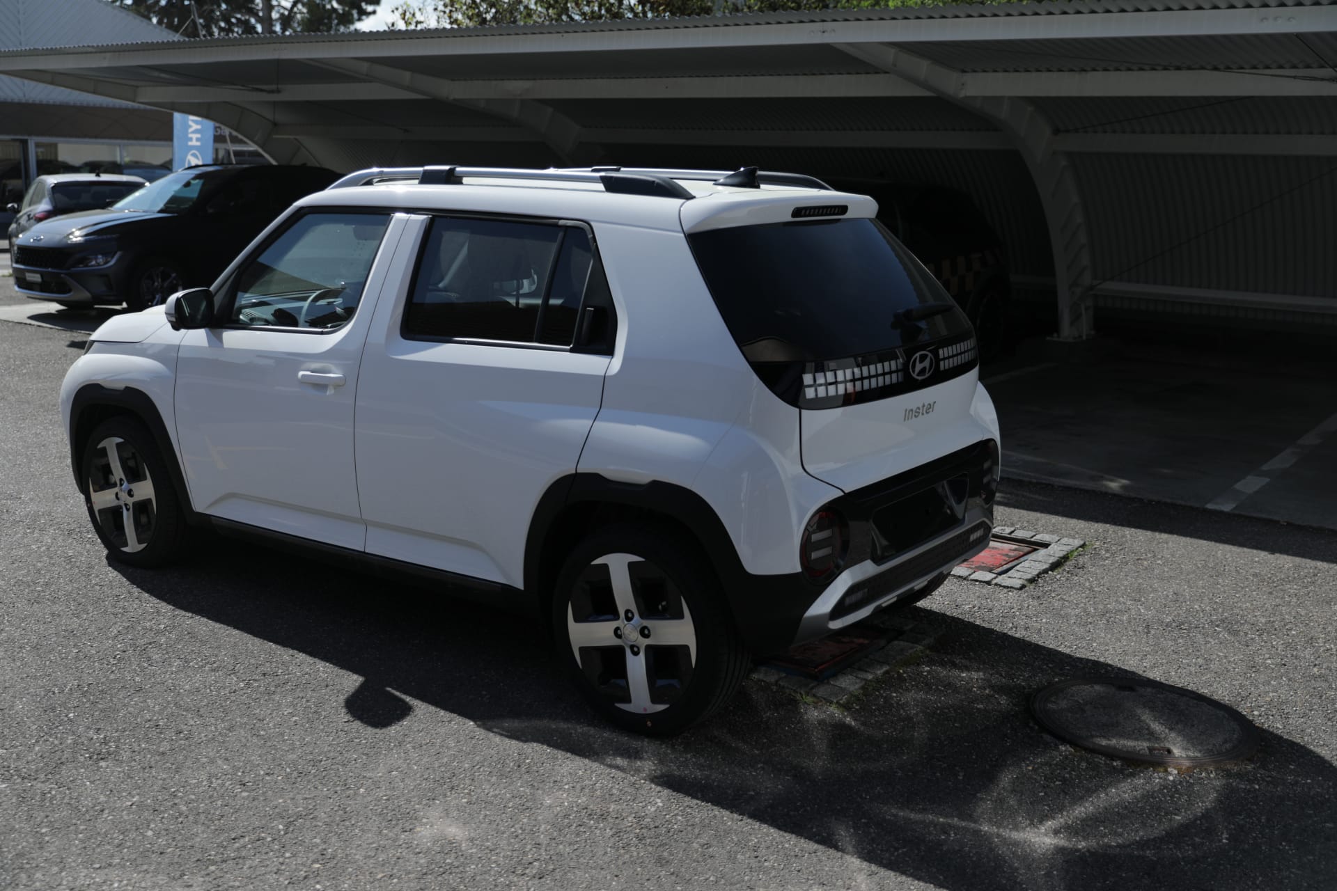 HYUNDAI Inster 49kWh Vertex-image-2