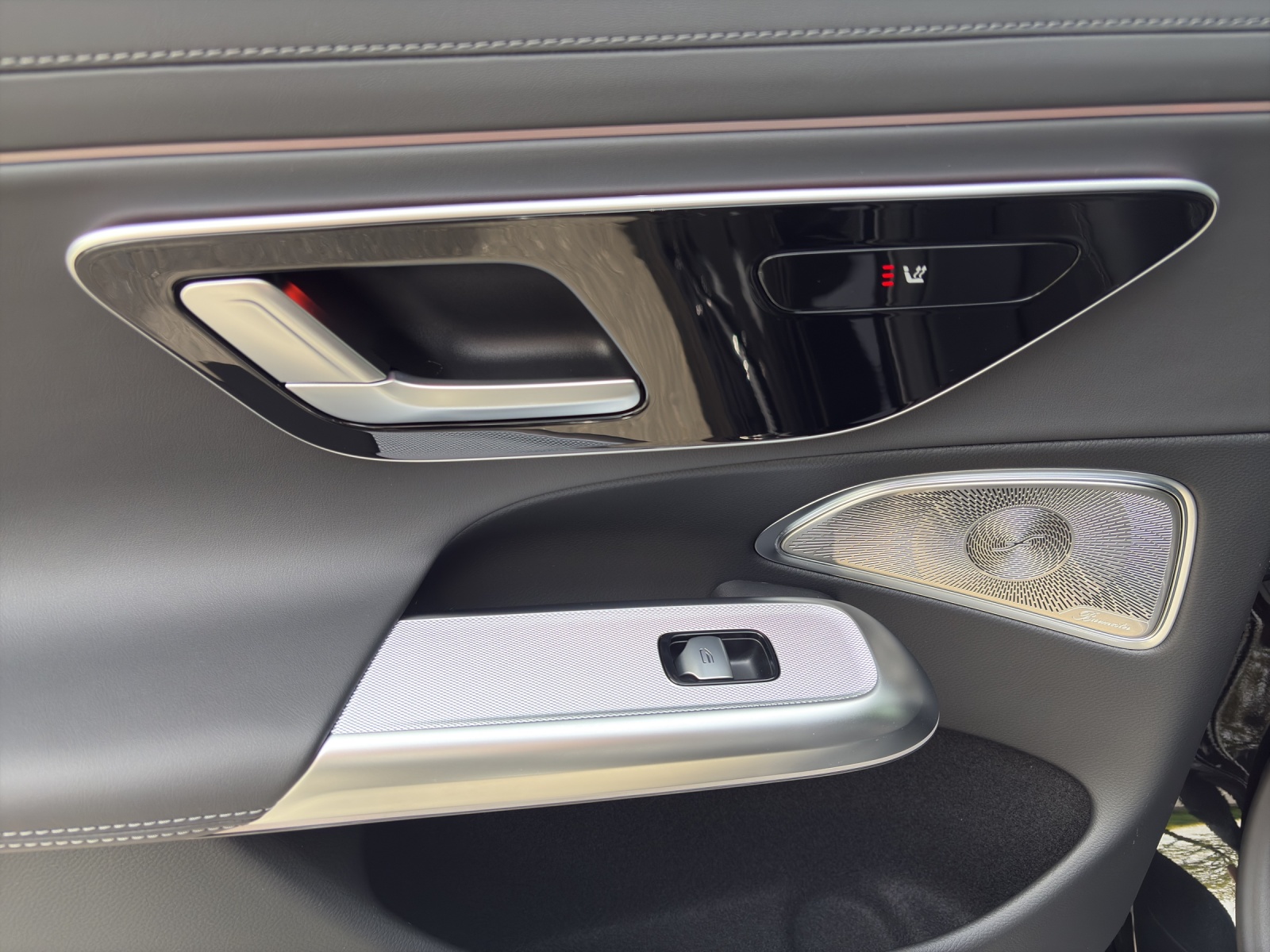 MERCEDES-BENZ E 53 Hybrid T 4Matic+ 9G-Tronic-image-13