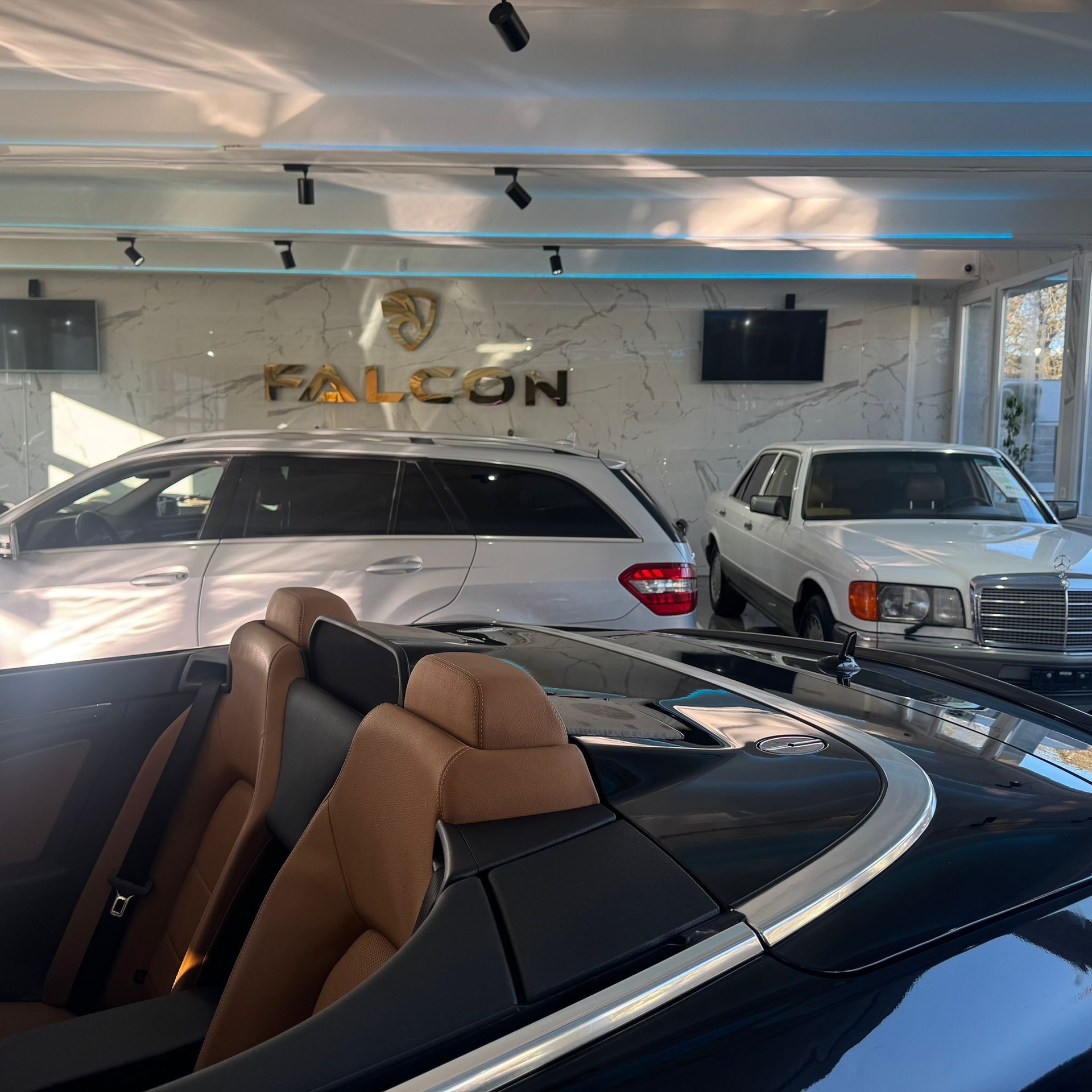MERCEDES-BENZ E 350 CGI BlueEfficiency 7G-Tronic-image-16