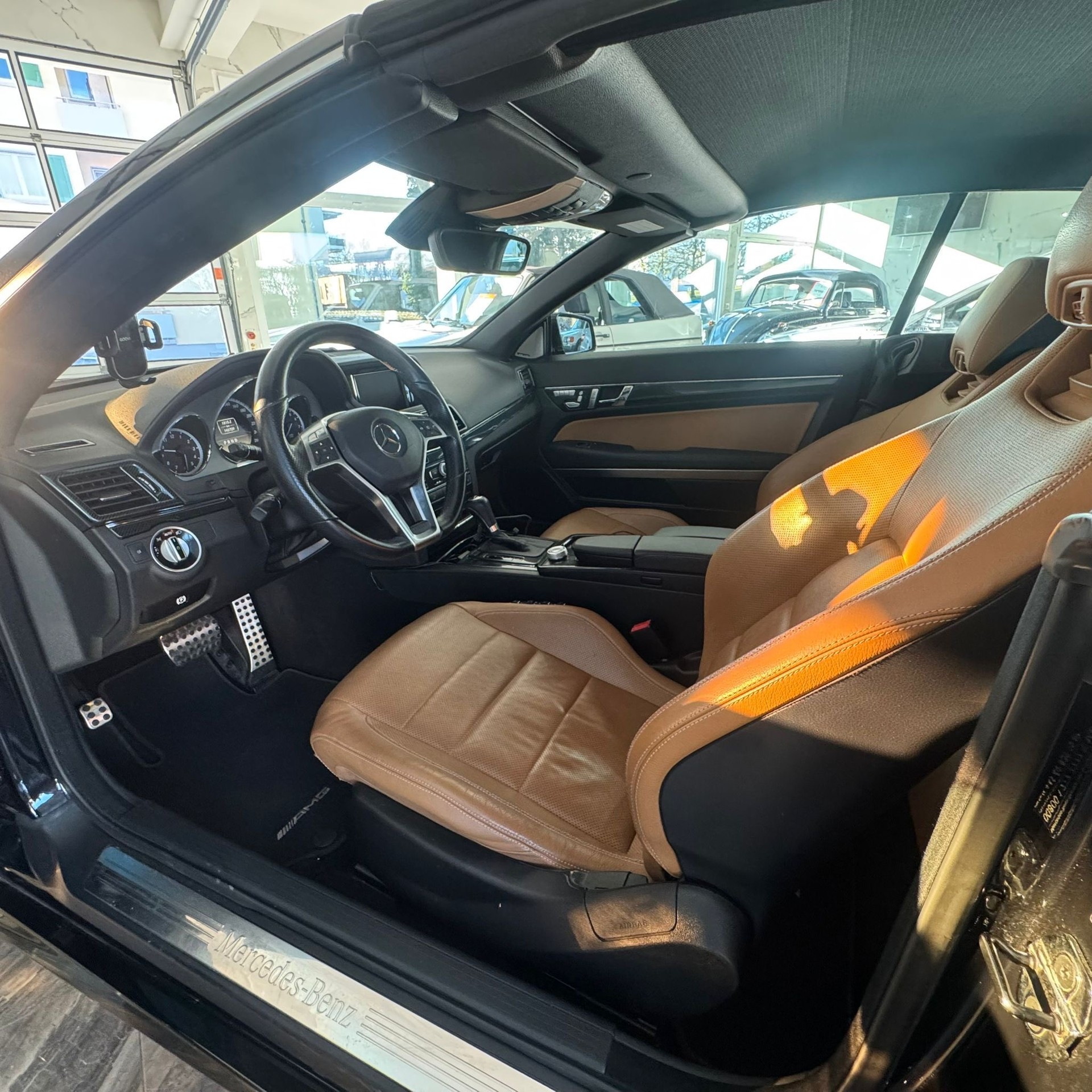 MERCEDES-BENZ E 350 CGI BlueEfficiency 7G-Tronic-image-32