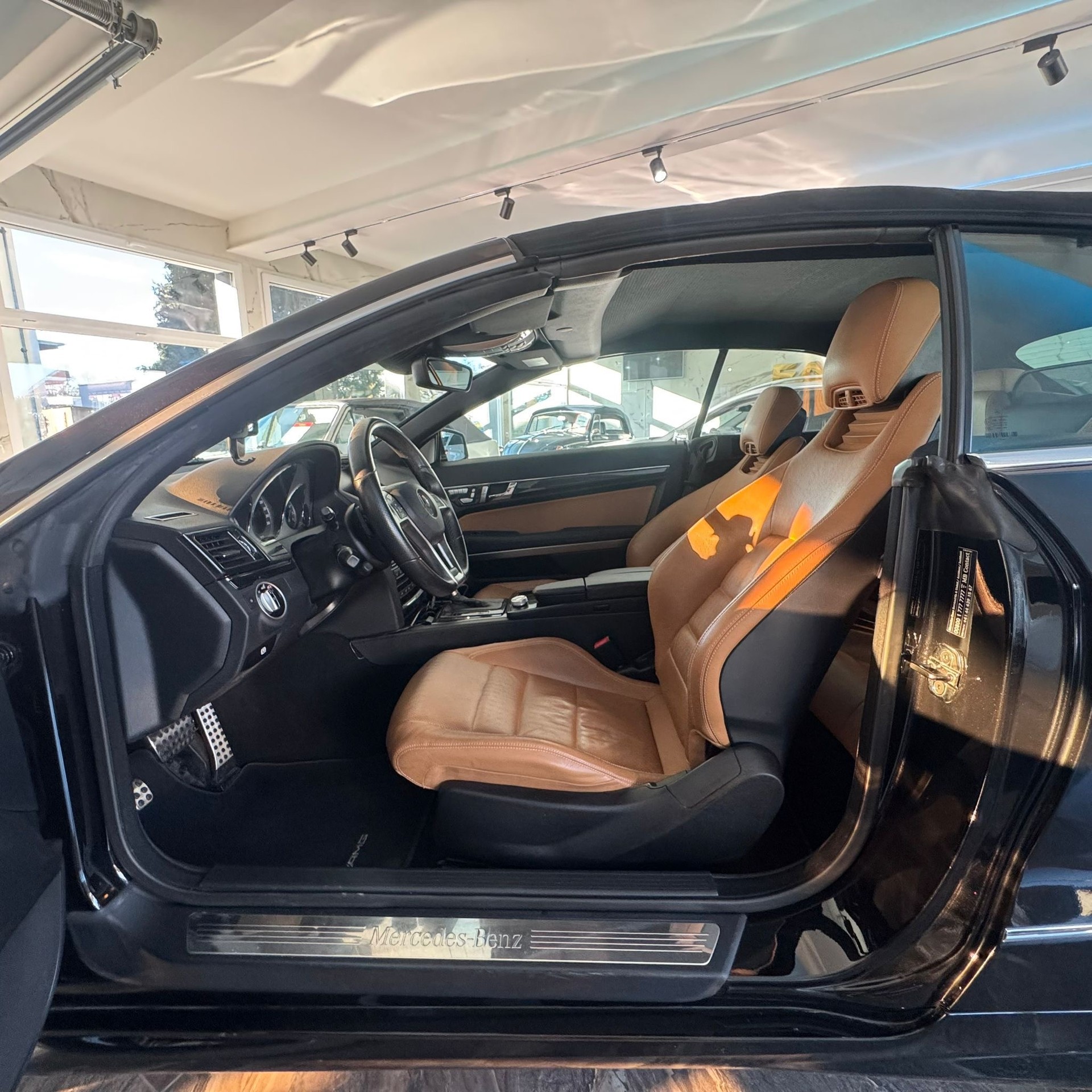 MERCEDES-BENZ E 350 CGI BlueEfficiency 7G-Tronic-image-28