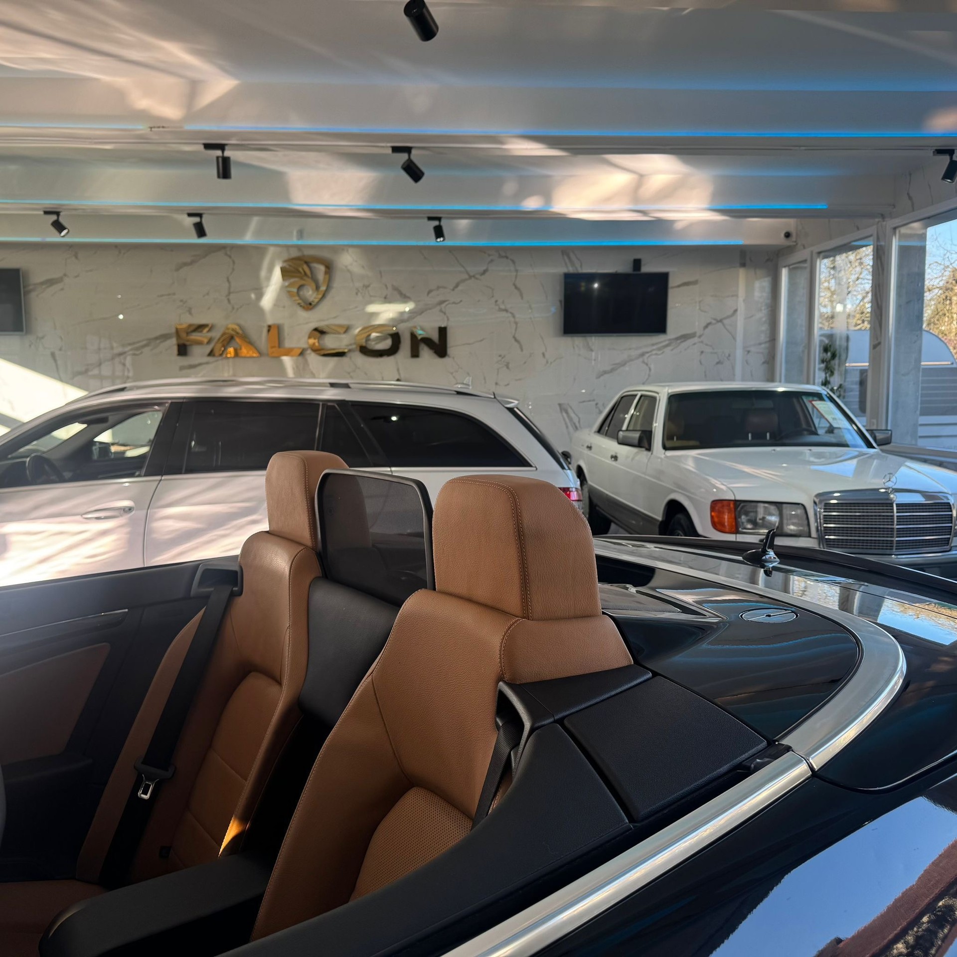 MERCEDES-BENZ E 350 CGI BlueEfficiency 7G-Tronic-image-41