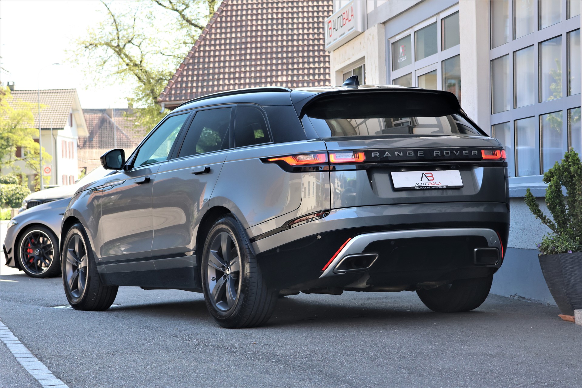 LAND ROVER Range Rover Velar R-Dynamic P 300 Automatic (CH)-showroom-element-2