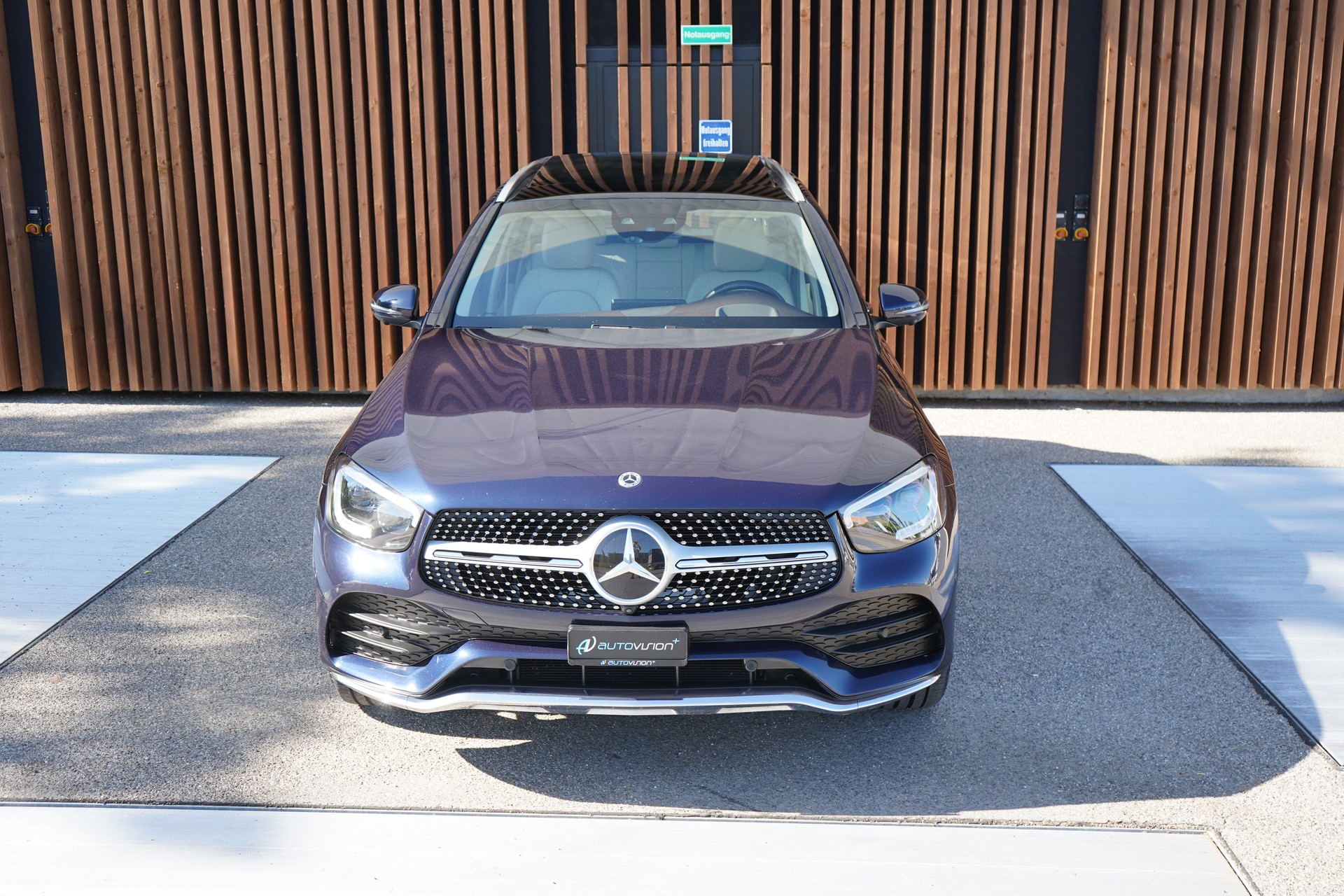 MERCEDES-BENZ GLC 300 D AMG LINE 4MATIC 9G-TRONIC l 245 PS-image-14