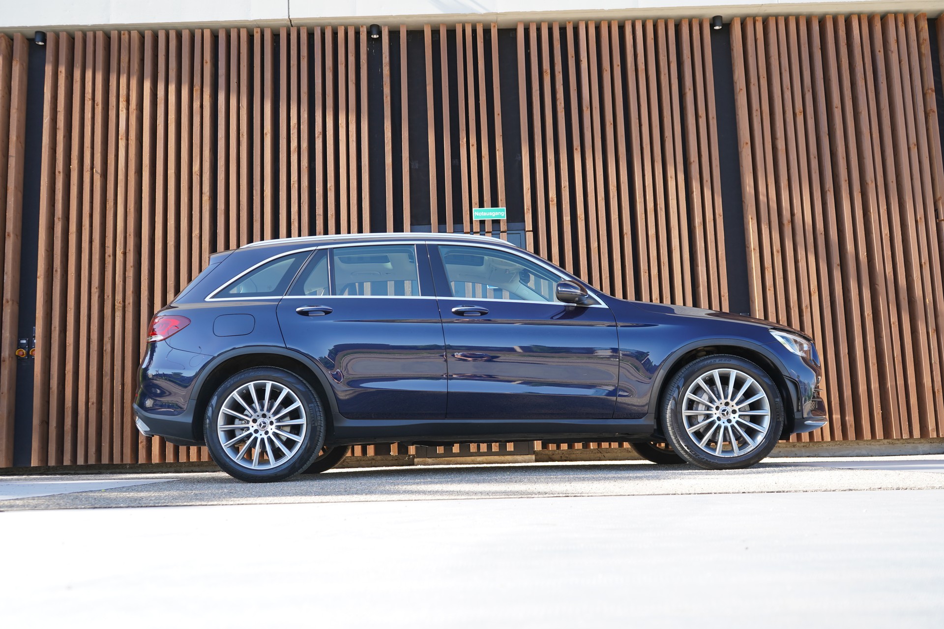 MERCEDES-BENZ GLC 300 D AMG LINE 4MATIC 9G-TRONIC l 245 PS