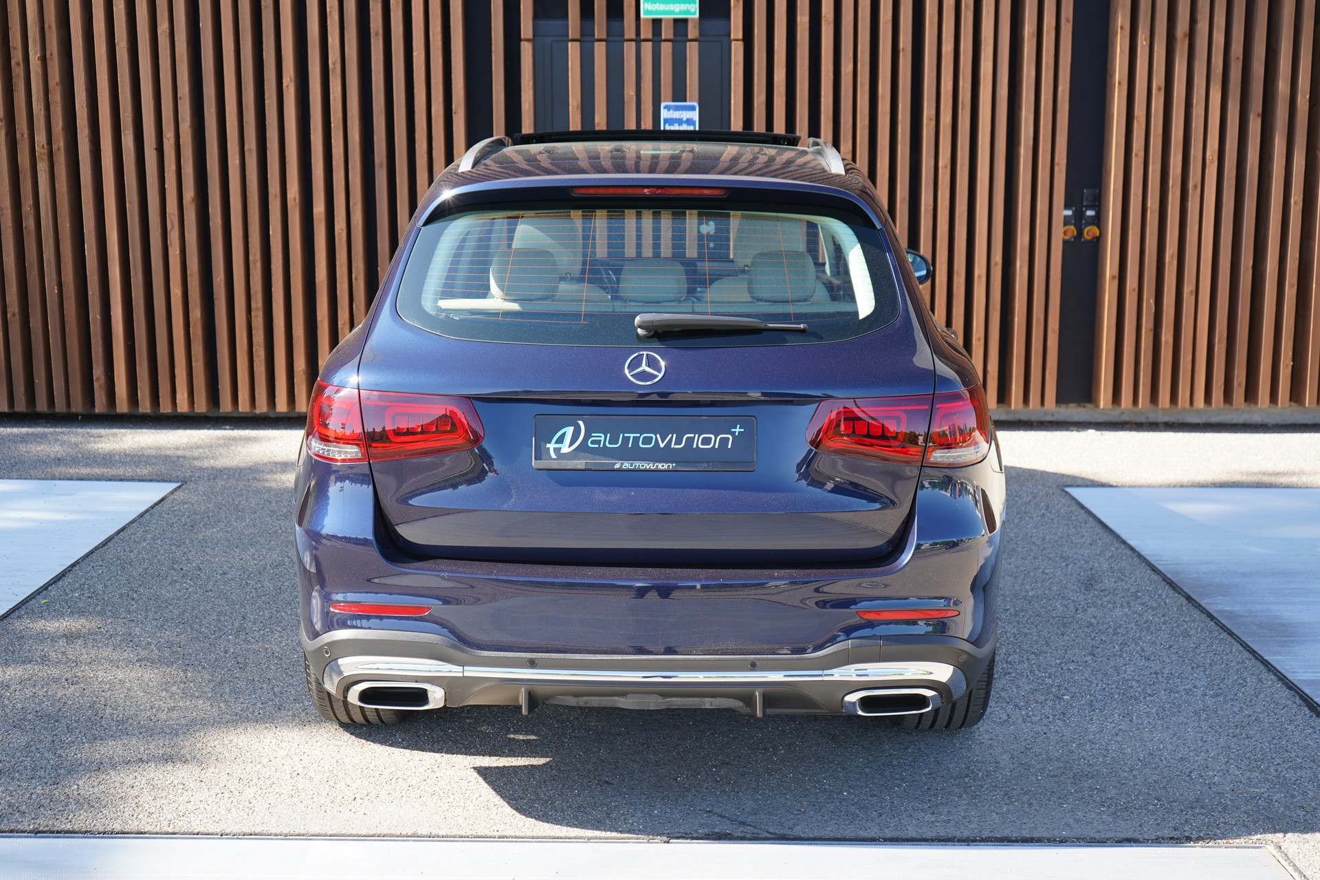 MERCEDES-BENZ GLC 300 D AMG LINE 4MATIC 9G-TRONIC l 245 PS-image-16
