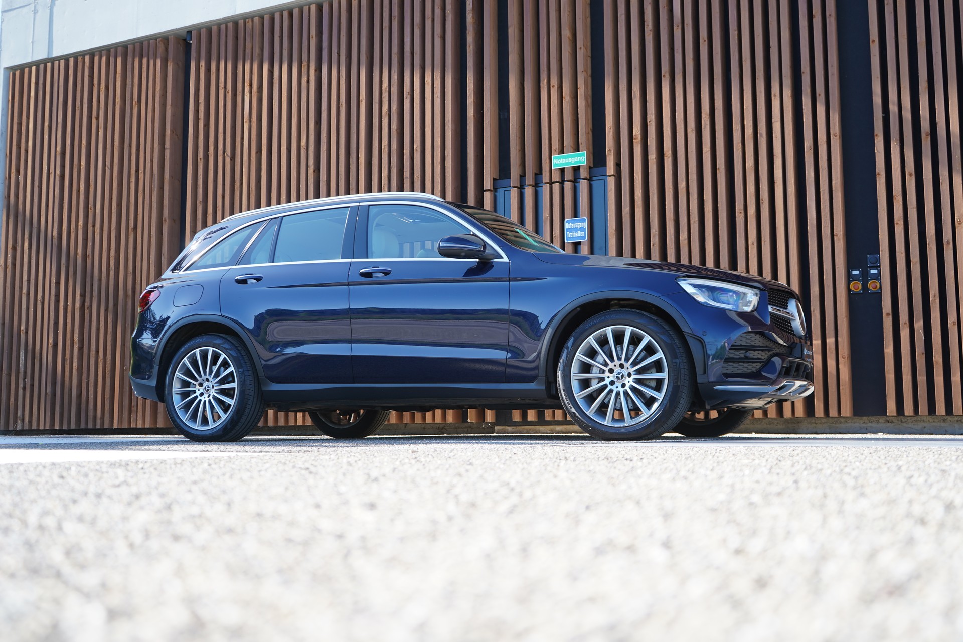 MERCEDES-BENZ GLC 300 D AMG LINE 4MATIC 9G-TRONIC l 245 PS-image-11