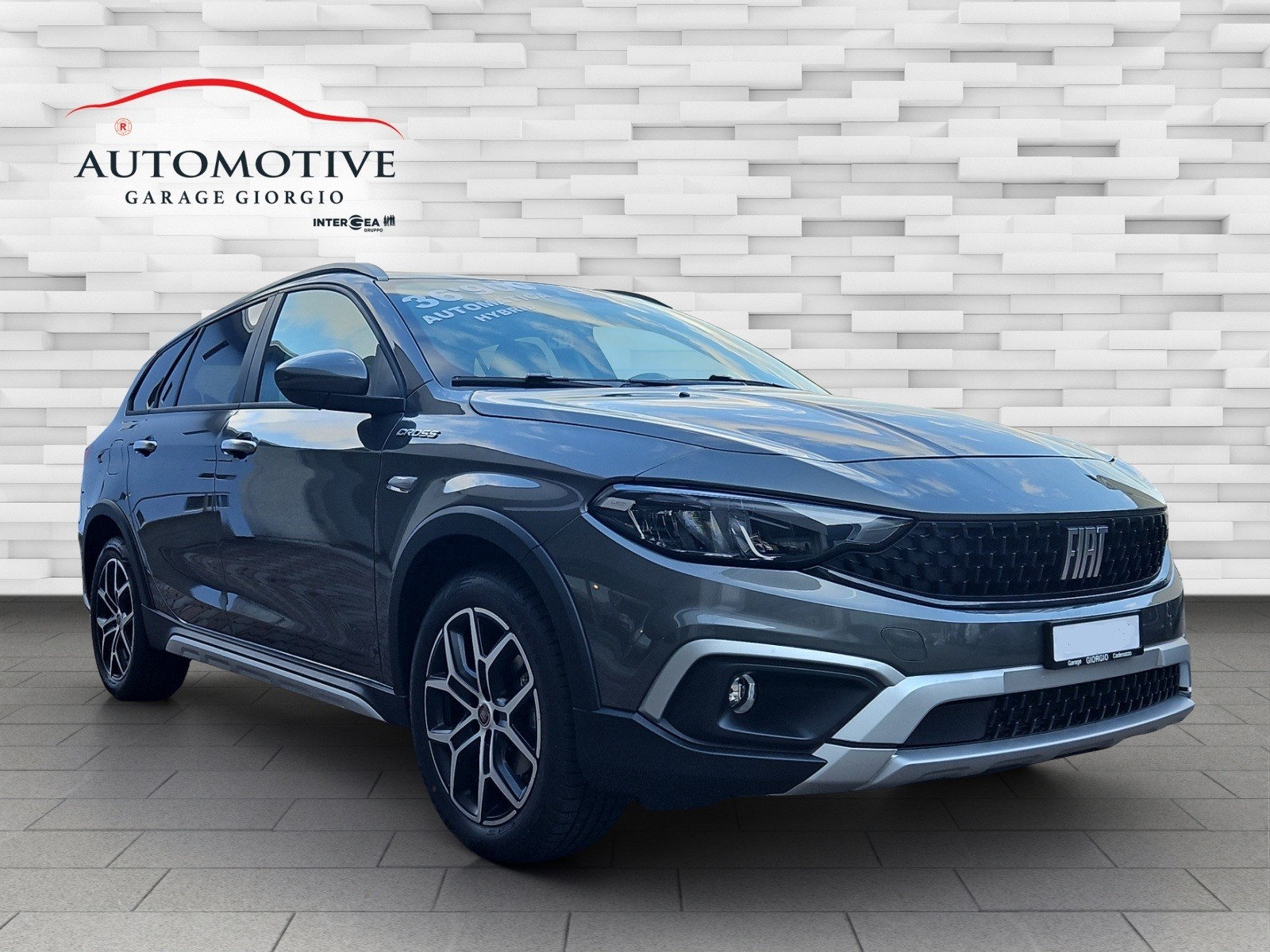 FIAT Tipo 1.5 Hybrid Station Wagon Cross-image-1