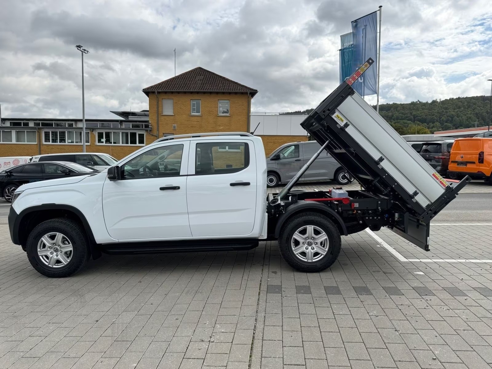 VW DoKa 2.0TDI 4Motion KIPPER AHK DIFF KAM-showroom-element-3