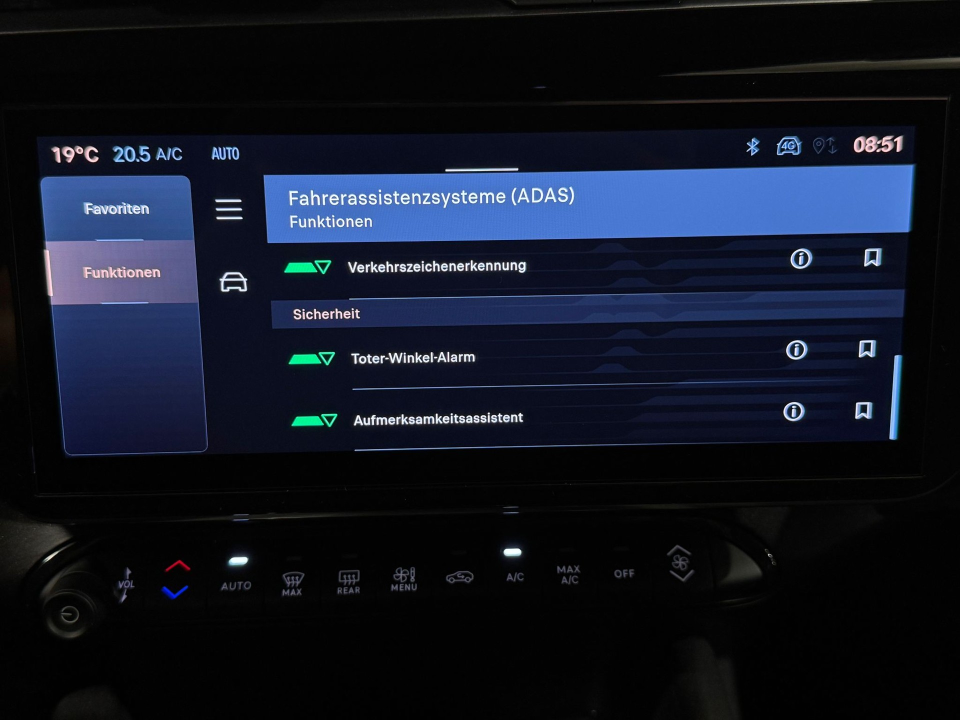 ALFA ROMEO Junior 1.2 48V Hybrid Q4 *Tortona Black*-image-16