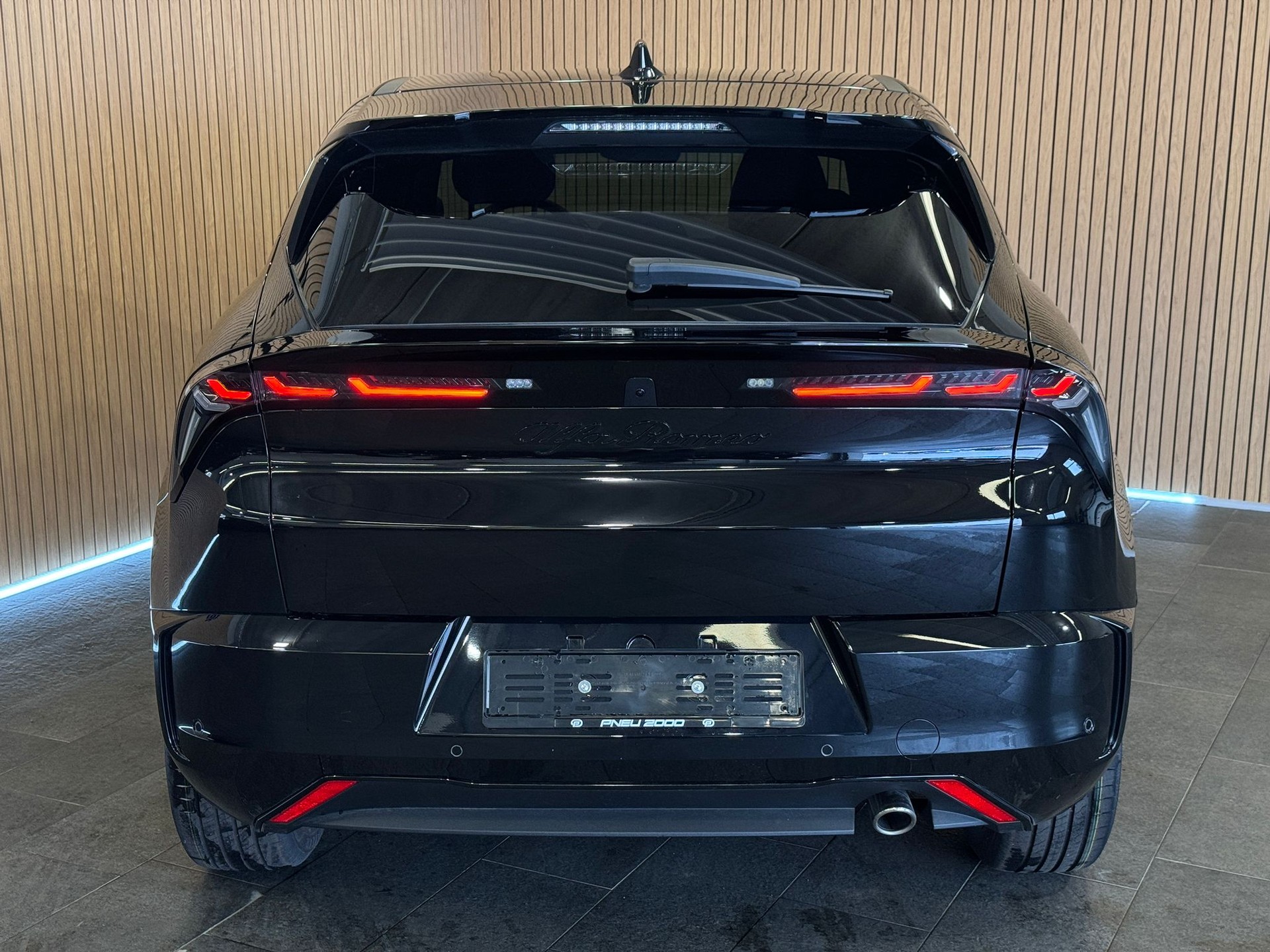 ALFA ROMEO Junior 1.2 48V Hybrid Q4 *Tortona Black*-image-5