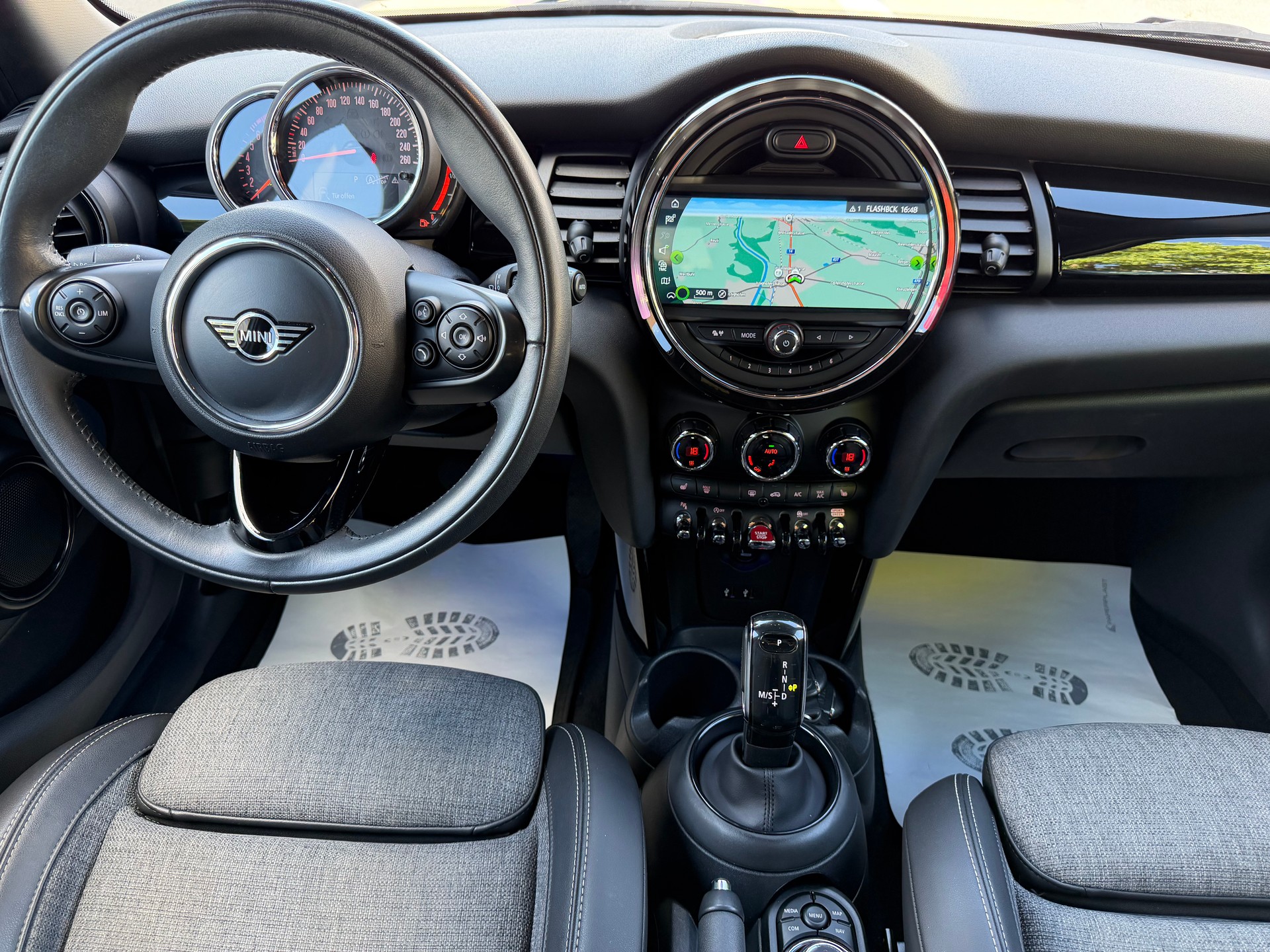 MINI Cooper Steptronic DKG-image-9