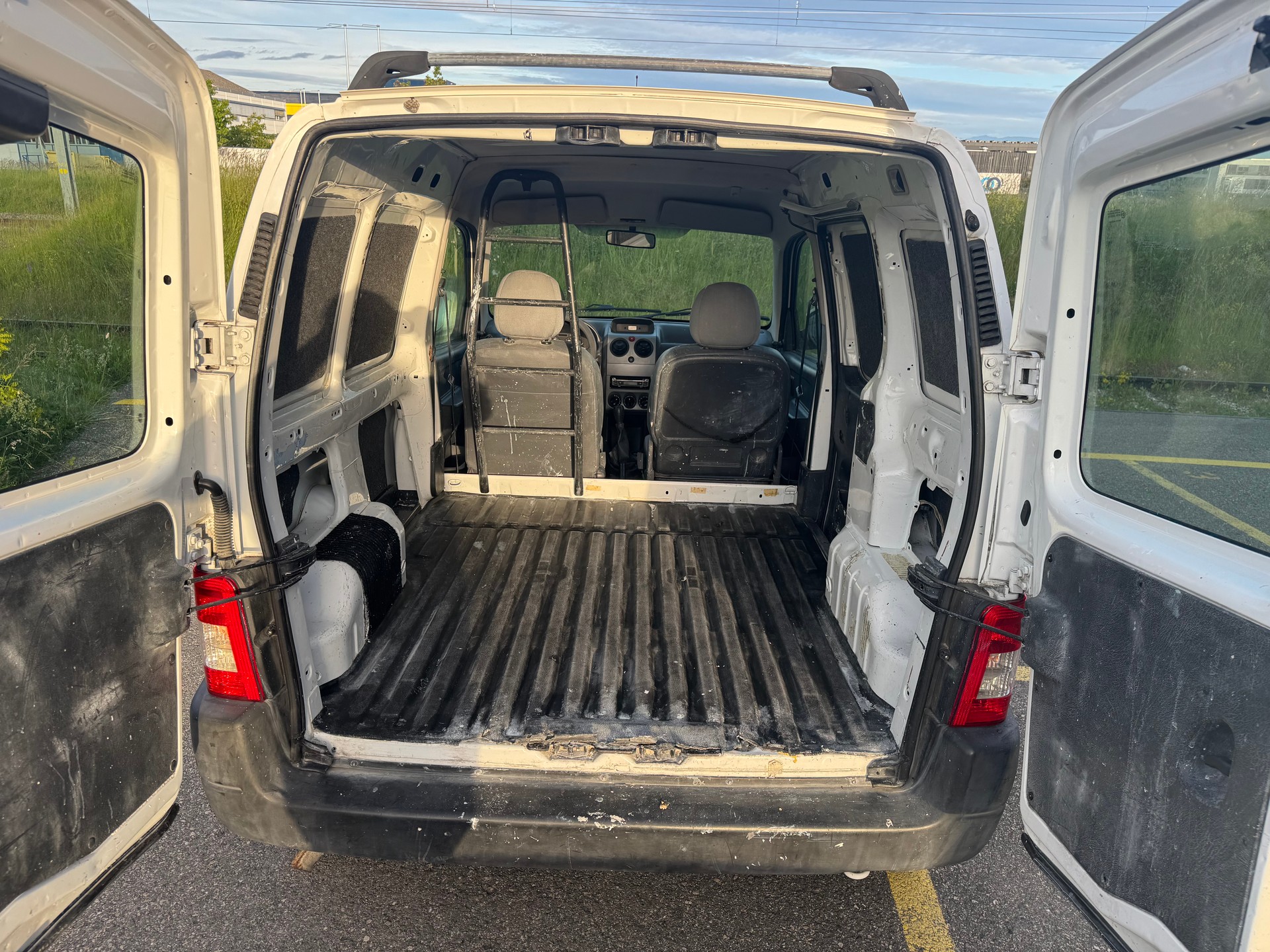 CITROEN Berlingo 1.4 600-image-6